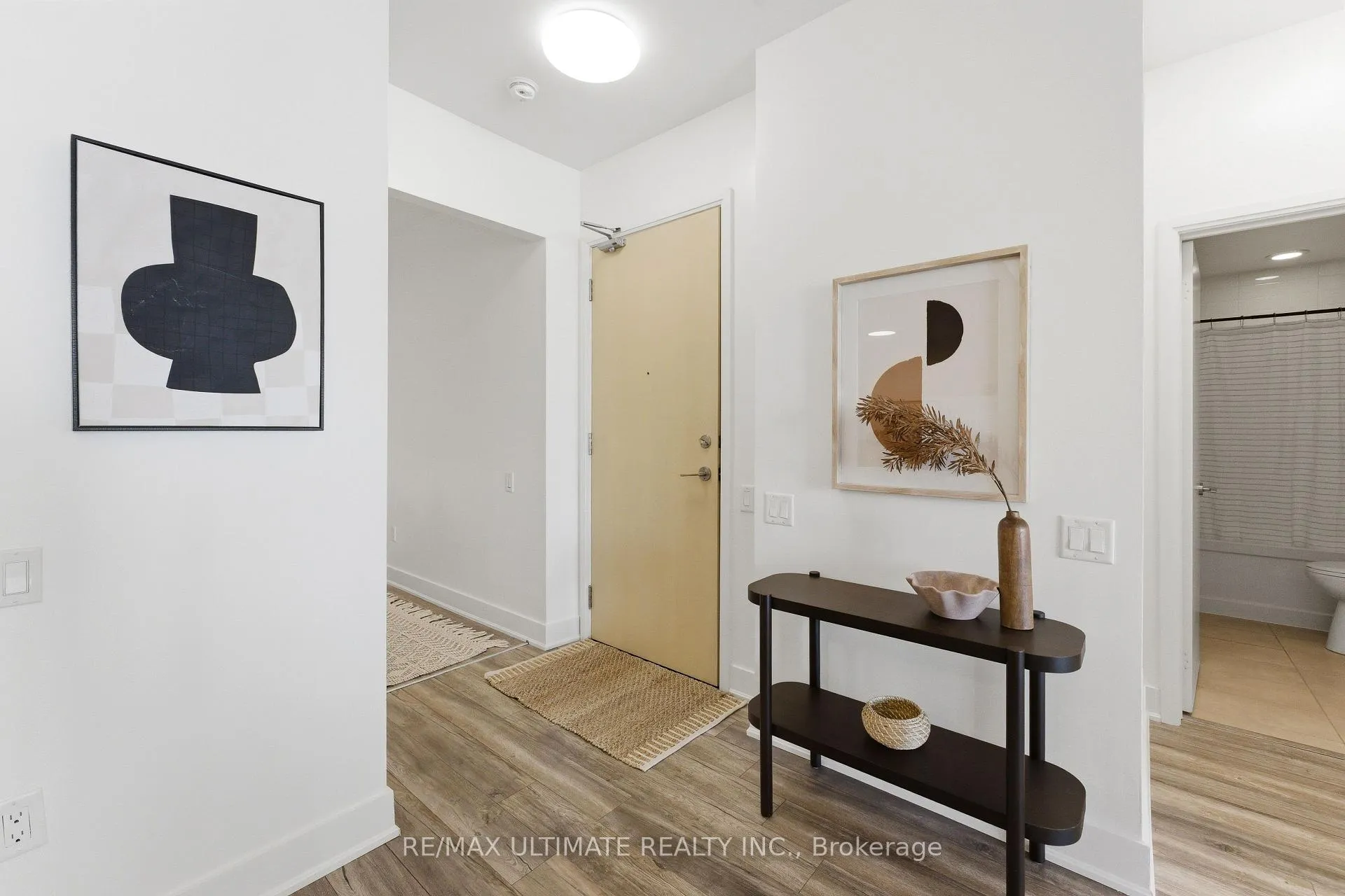 Photo 22 of Unit 618, 30 Roehampton Avenue, Toronto, Mount Pleasant West — HOMEH