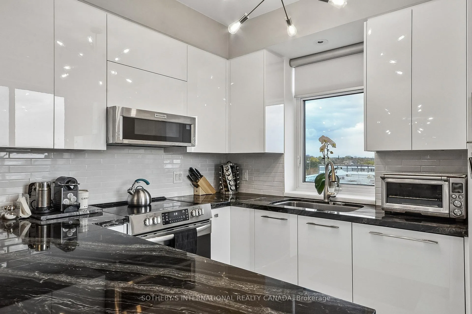 Photo 5 of Unit 312, 24 Woodstream Boulevard, Vaughan, Vaughan Grove — HOMEH