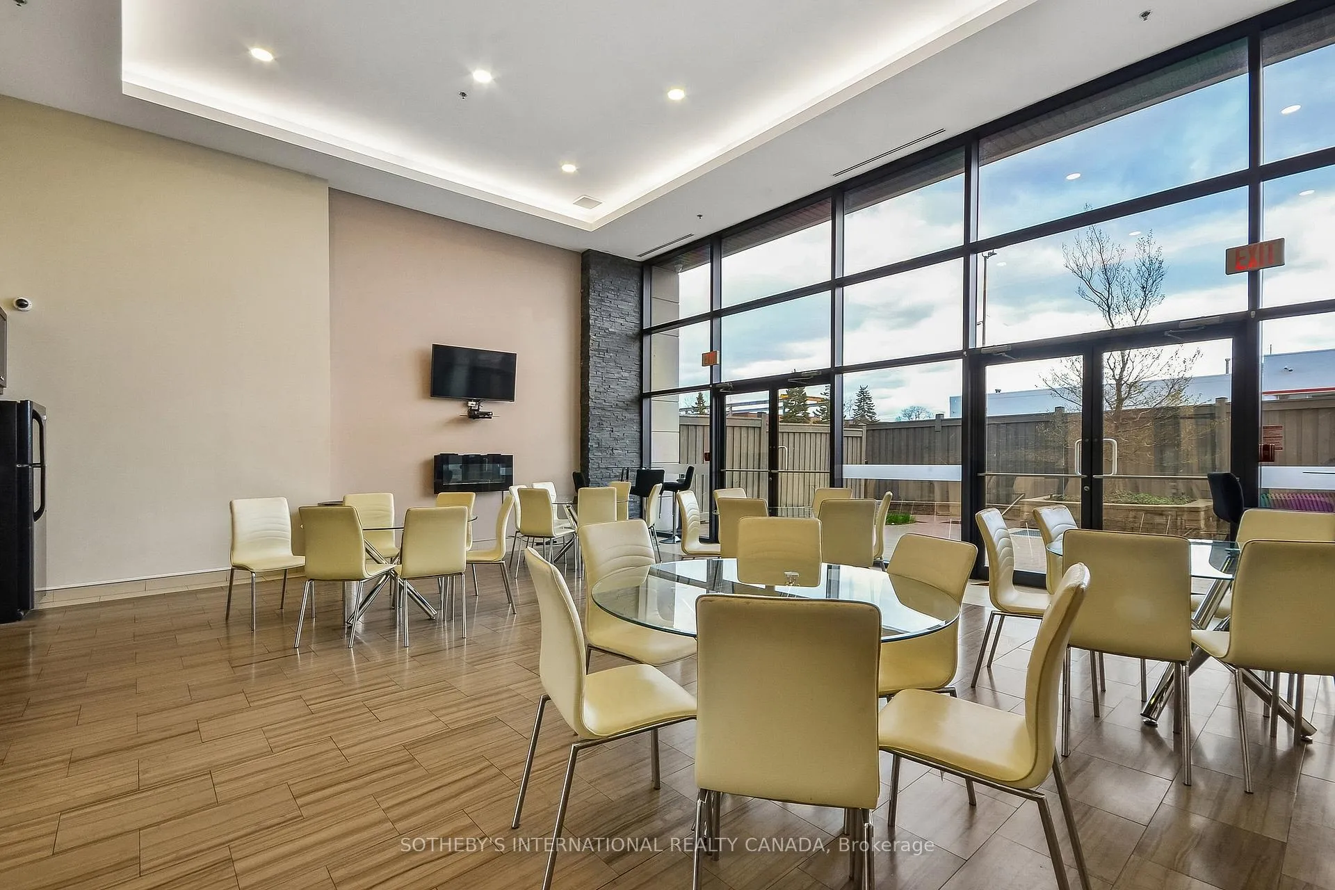 Photo 17 of Unit 312, 24 Woodstream Boulevard, Vaughan, Vaughan Grove — HOMEH