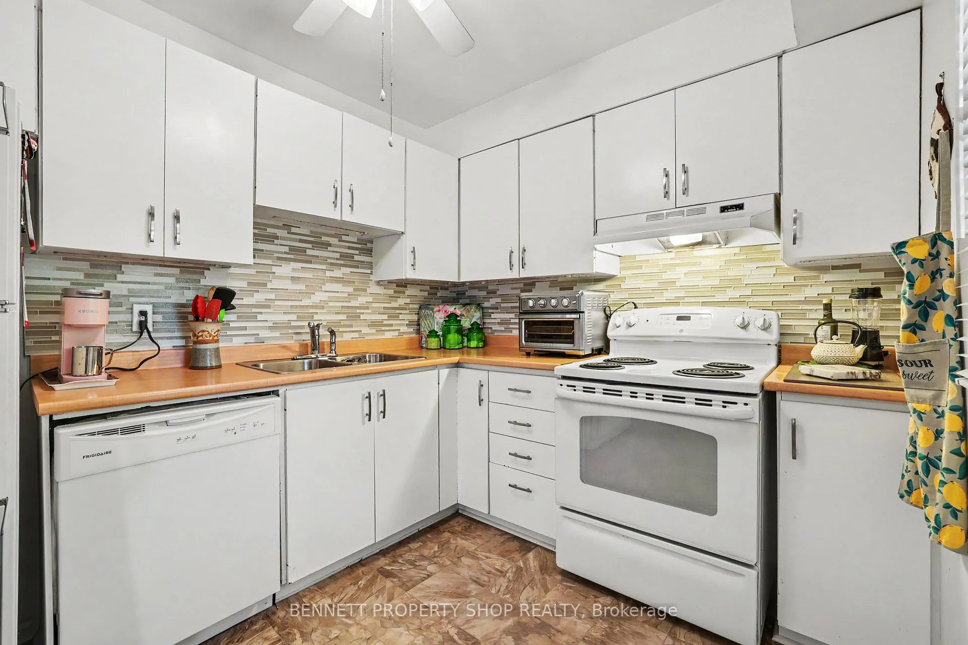 Photo 7 of Unit 61, 3205 Uplands Drive, Ottawa, Hunt Club Woods — HOMEH