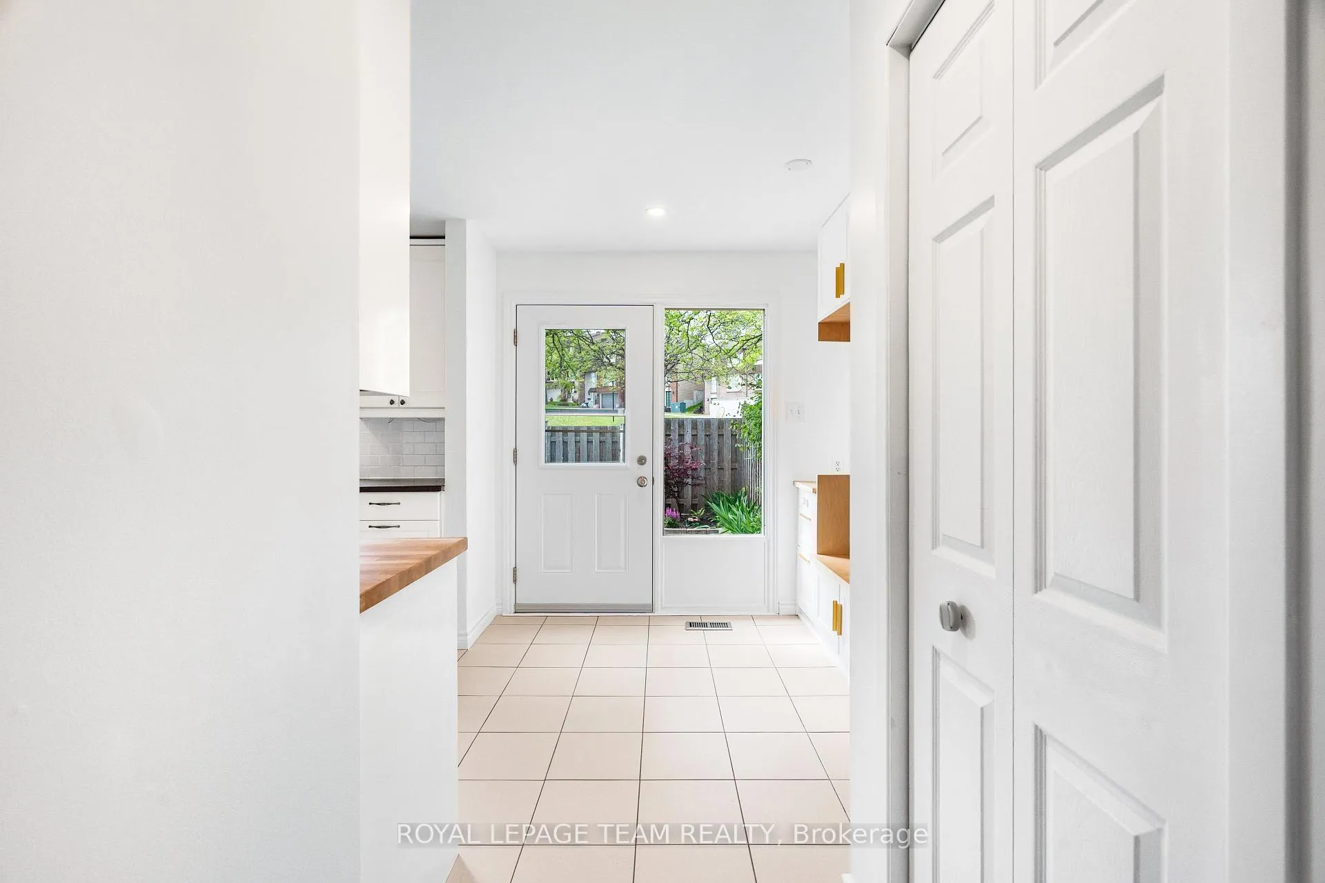 Photo 11 of 182 Owl Drive, Ottawa, Hunt Club/Western Community — HOMEH