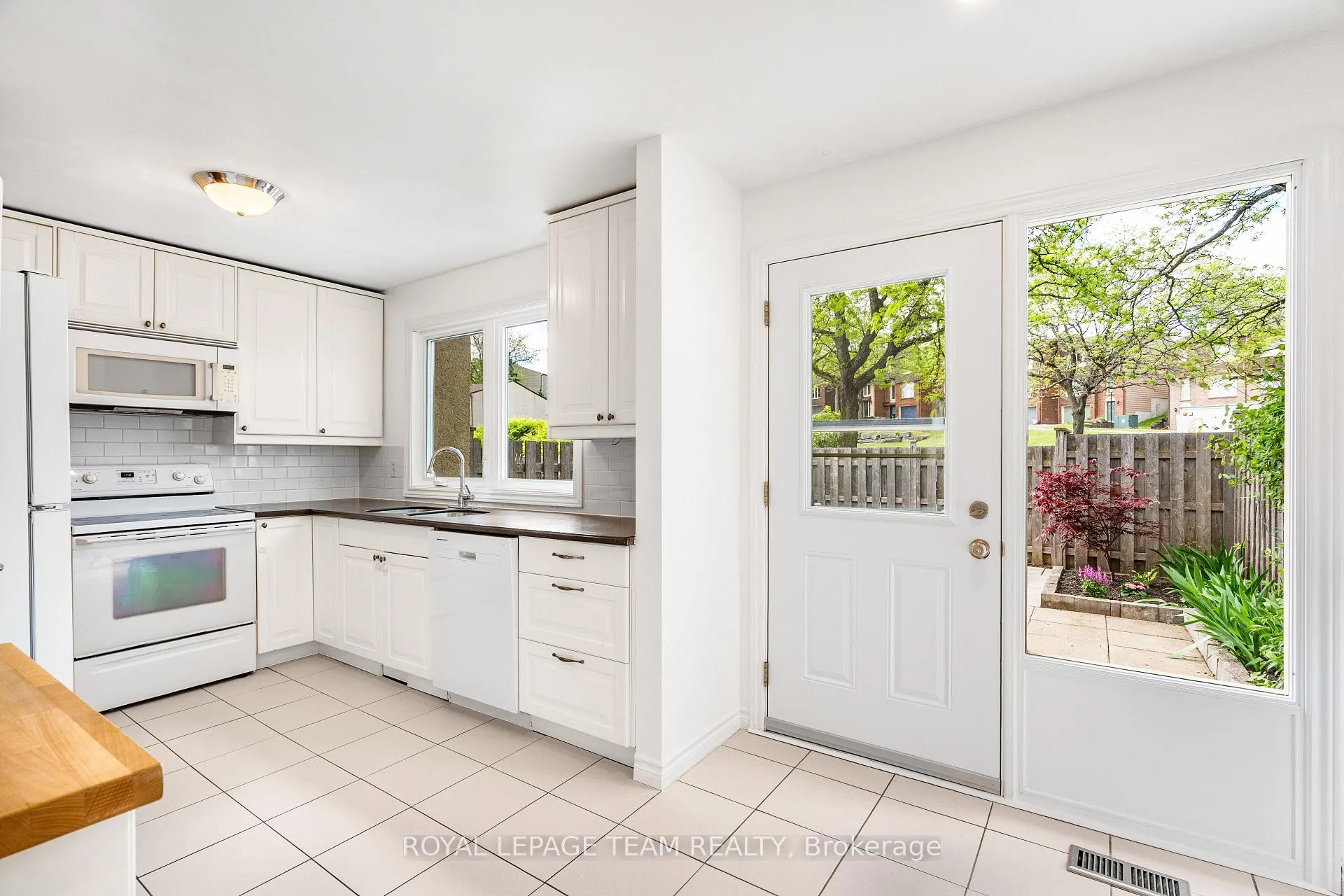 Photo 12 of 182 Owl Drive, Ottawa, Hunt Club/Western Community — HOMEH