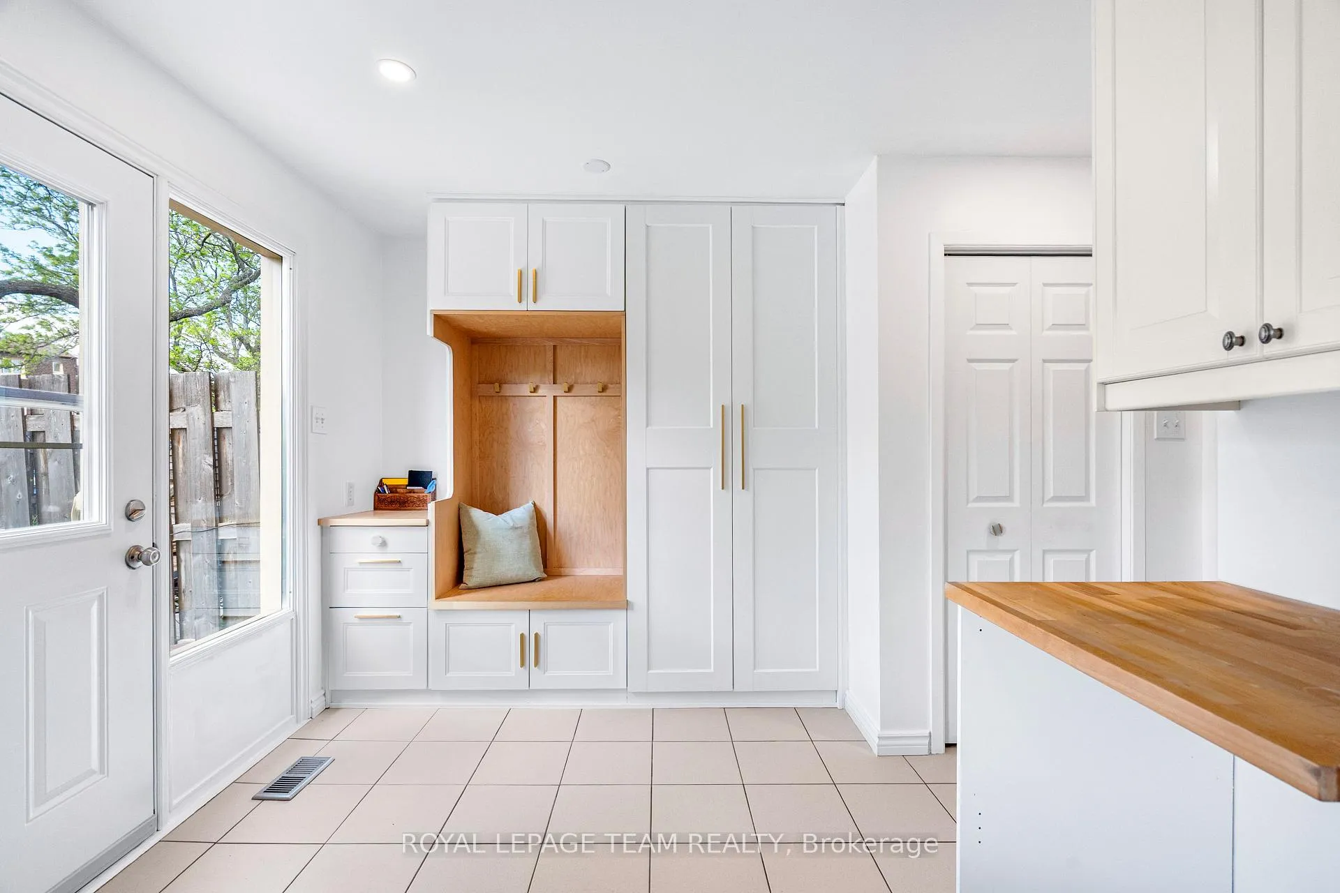 Photo 16 of 182 Owl Drive, Ottawa, Hunt Club/Western Community — HOMEH