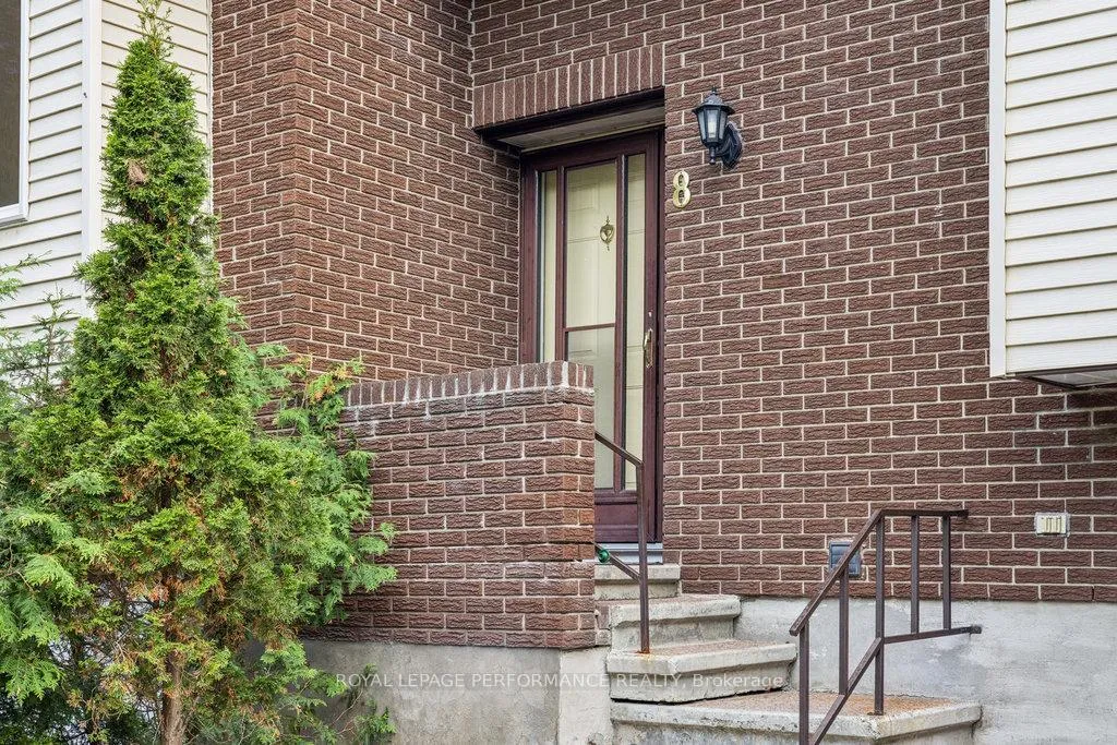 Photo 4 of 8 Gillespie Crescent, Ottawa, Hunt Club Woods — HOMEH