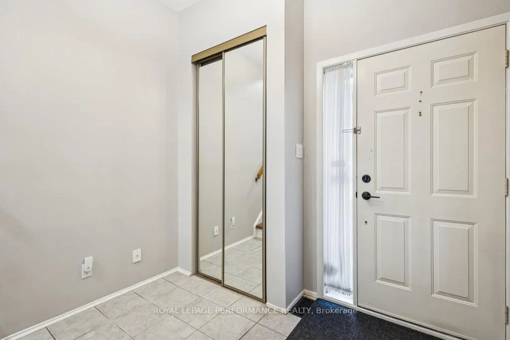 Photo 5 of 8 Gillespie Crescent, Ottawa, Hunt Club Woods — HOMEH