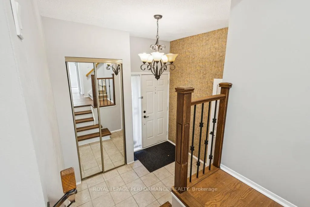 Photo 7 of 8 Gillespie Crescent, Ottawa, Hunt Club Woods — HOMEH