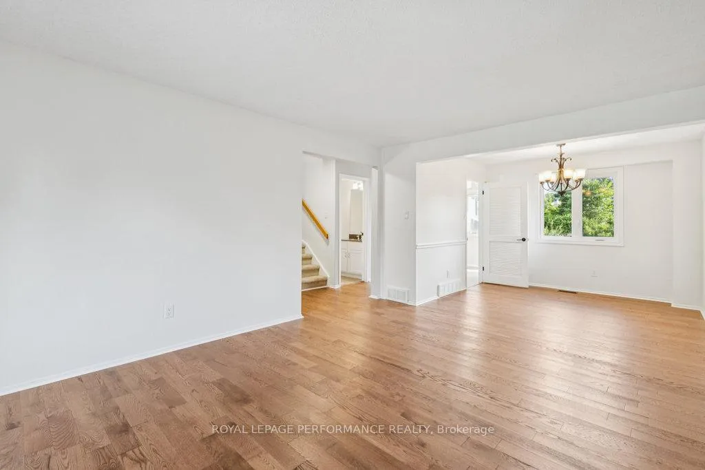 Photo 16 of 8 Gillespie Crescent, Ottawa, Hunt Club Woods — HOMEH