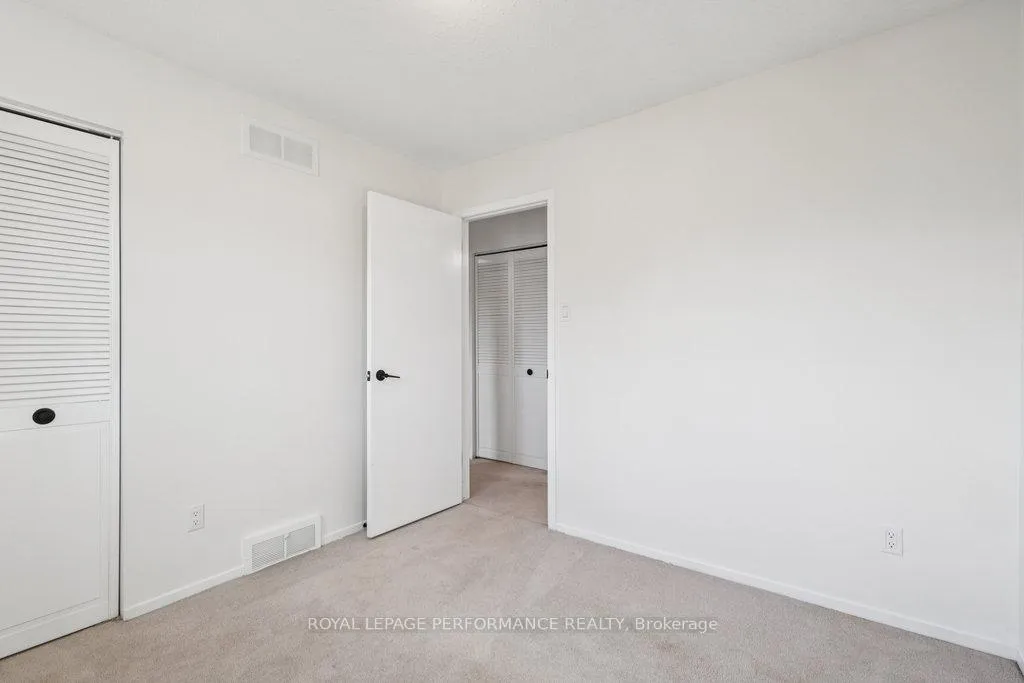 Photo 28 of 8 Gillespie Crescent, Ottawa, Hunt Club Woods — HOMEH