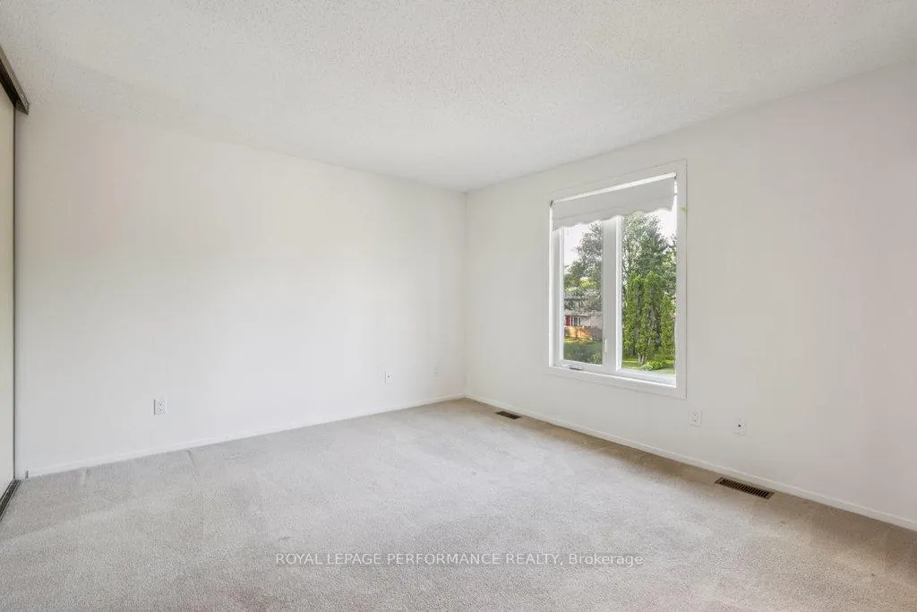 Photo 33 of 8 Gillespie Crescent, Ottawa, Hunt Club Woods — HOMEH