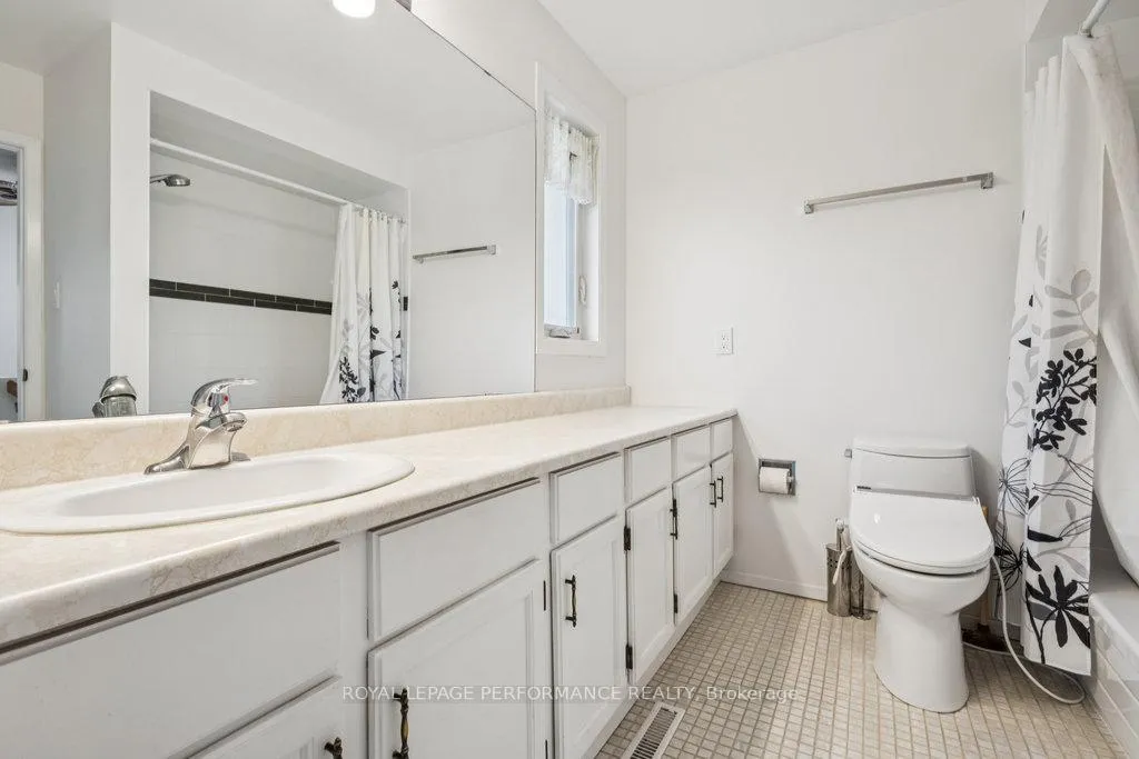 Photo 38 of 8 Gillespie Crescent, Ottawa, Hunt Club Woods — HOMEH