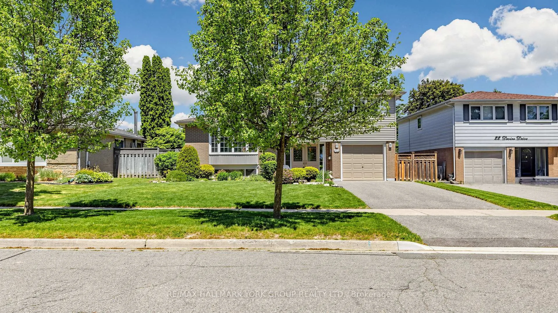 Photo 2 of 24 Devins Drive, Aurora, Aurora Heights — HOMEH