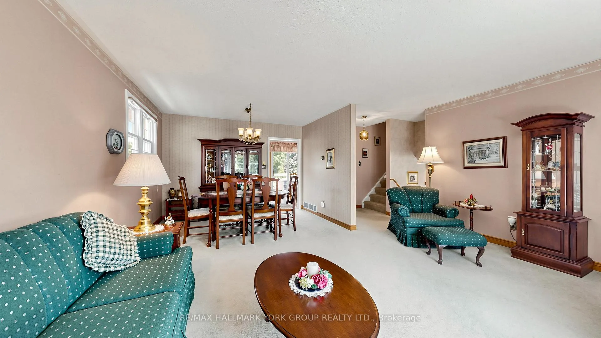 Photo 9 of 24 Devins Drive, Aurora, Aurora Heights — HOMEH