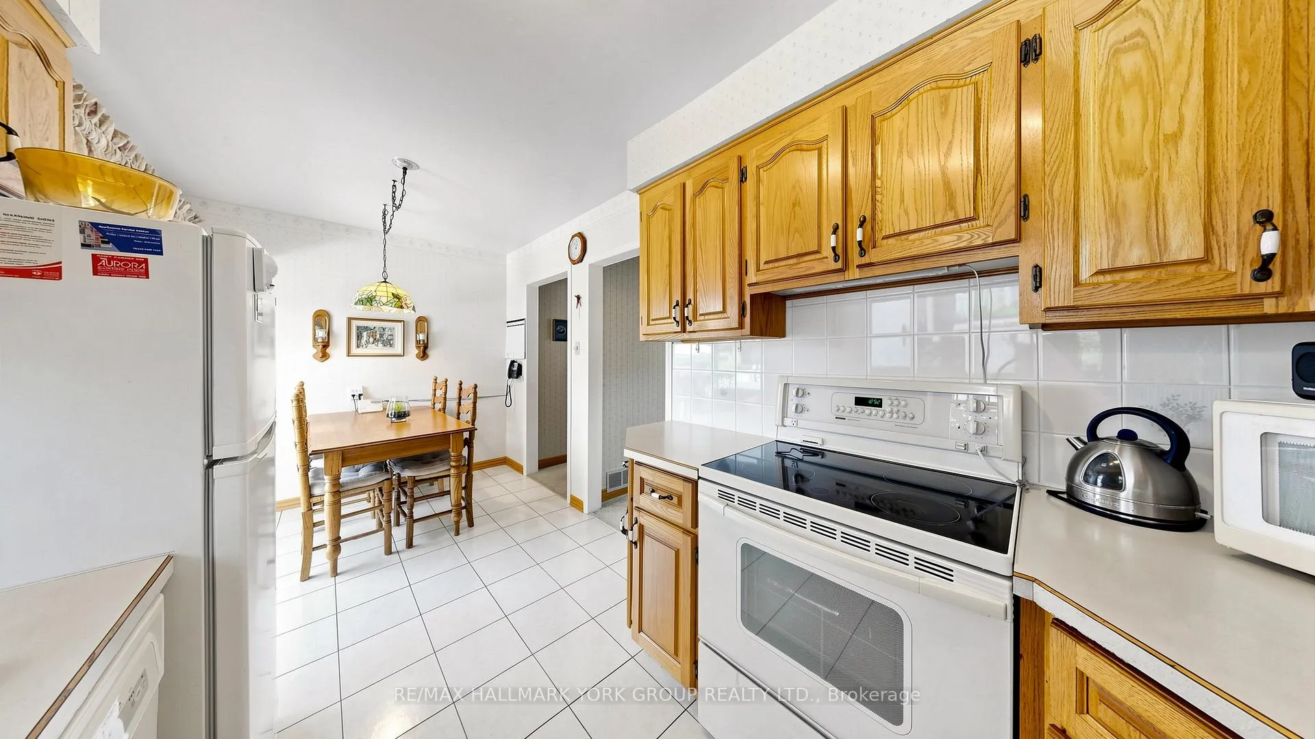 Photo 15 of 24 Devins Drive, Aurora, Aurora Heights — HOMEH