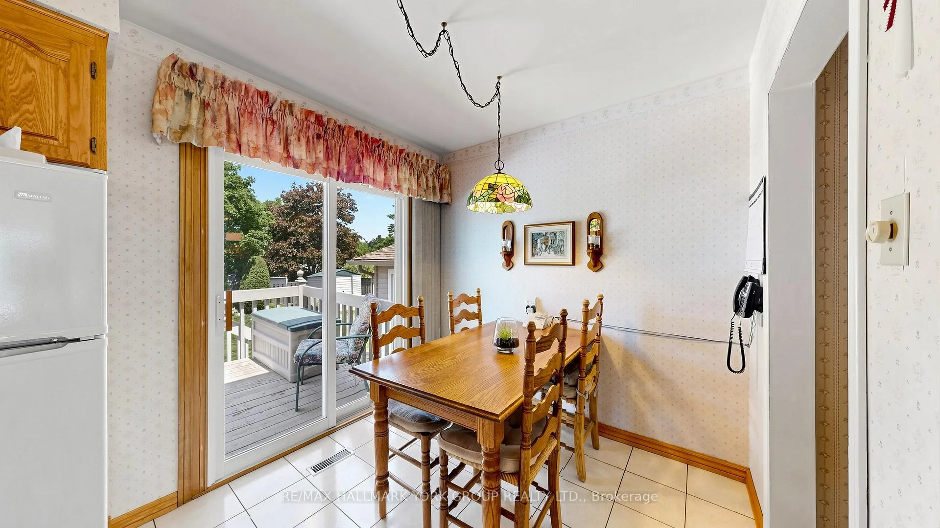 Photo 17 of 24 Devins Drive, Aurora, Aurora Heights — HOMEH
