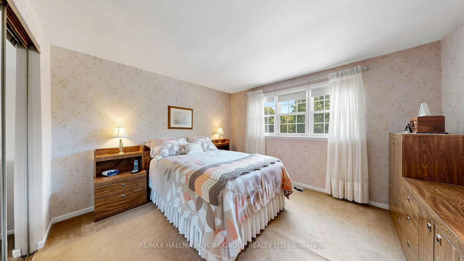 Photo 21 of 24 Devins Drive, Aurora, Aurora Heights — HOMEH