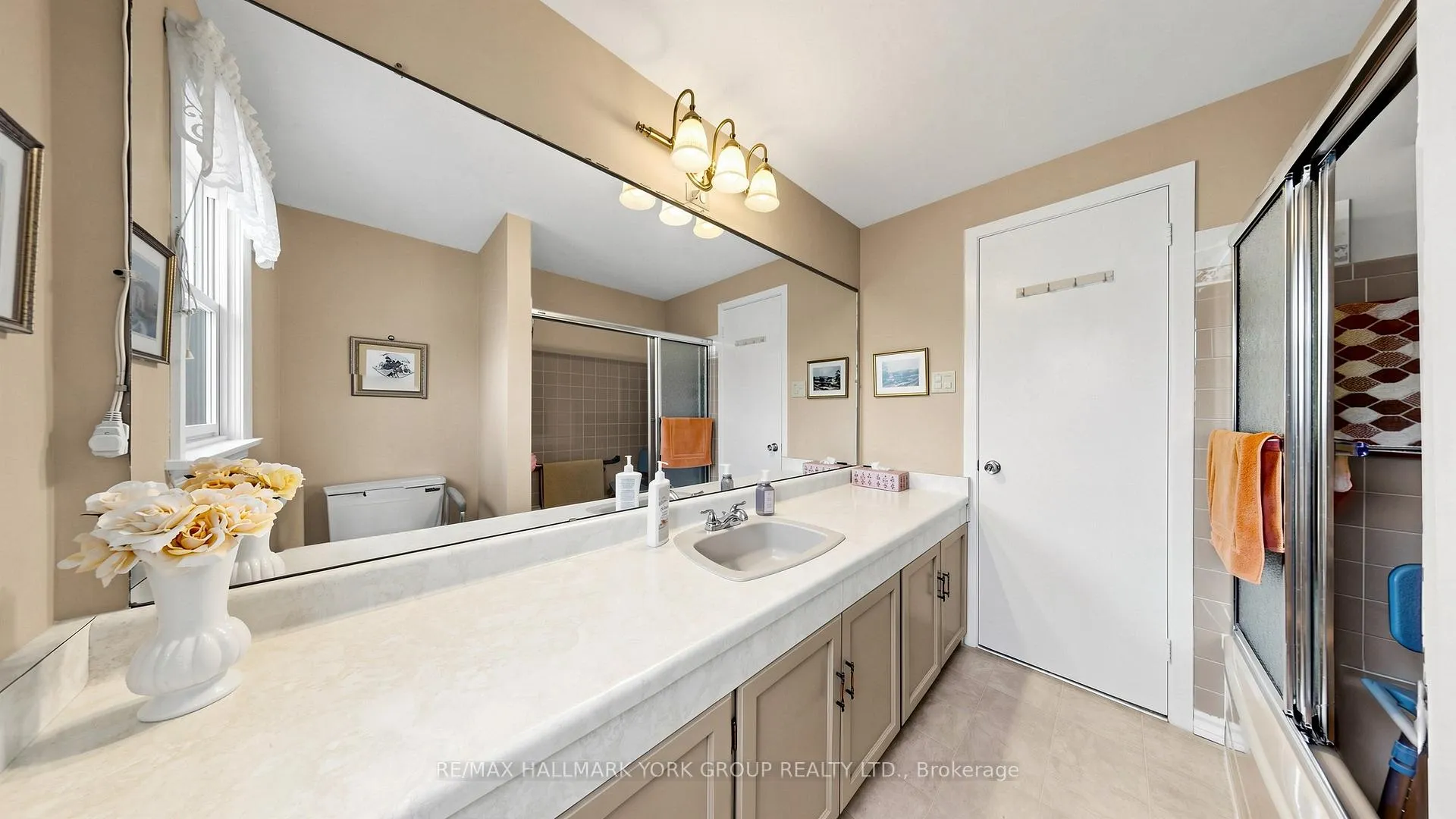 Photo 31 of 24 Devins Drive, Aurora, Aurora Heights — HOMEH