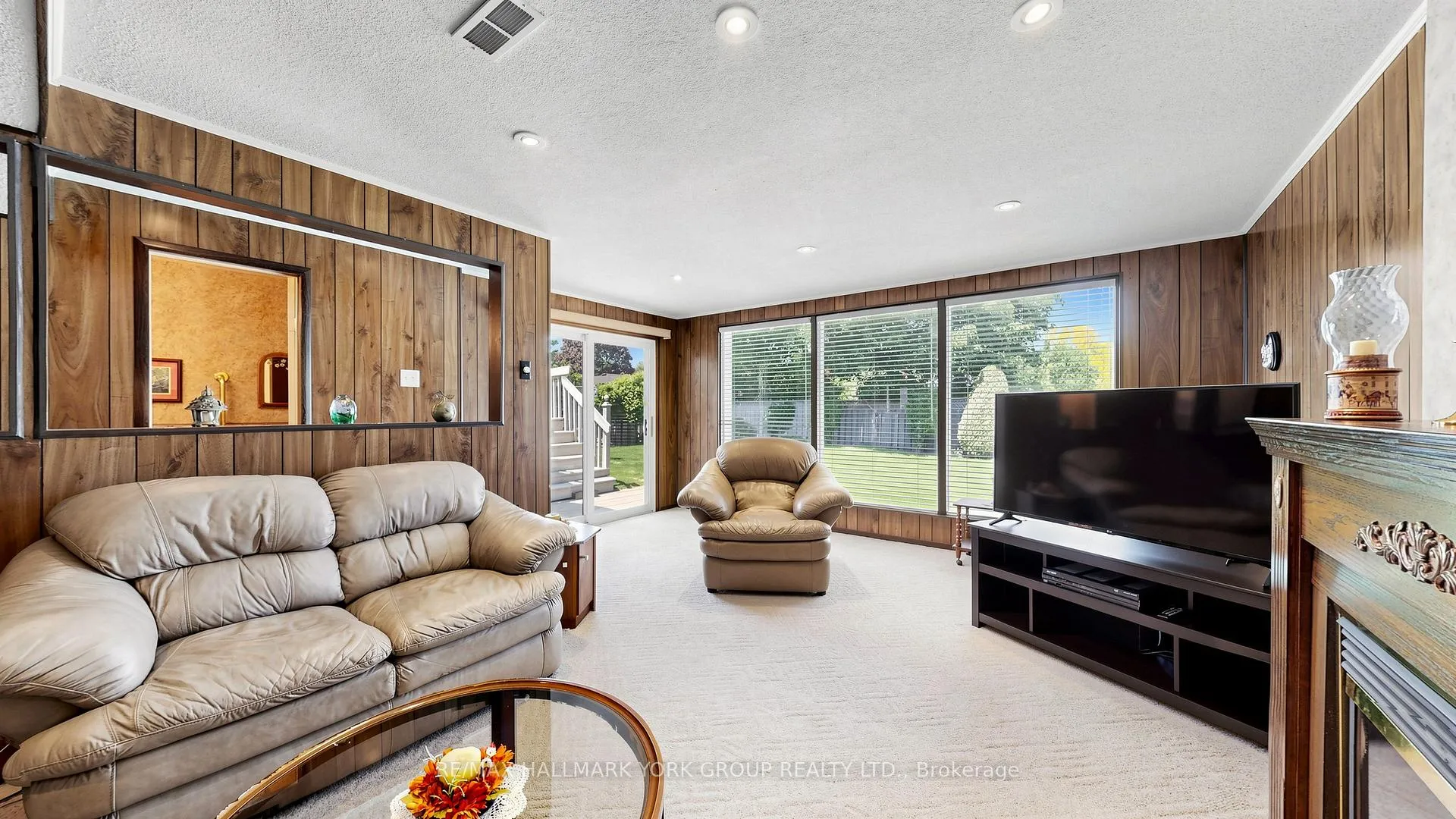 Photo 32 of 24 Devins Drive, Aurora, Aurora Heights — HOMEH
