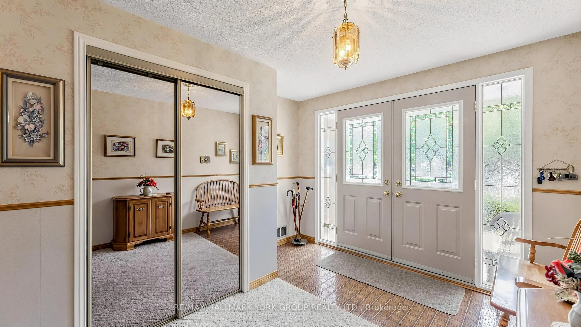 Photo 34 of 24 Devins Drive, Aurora, Aurora Heights — HOMEH
