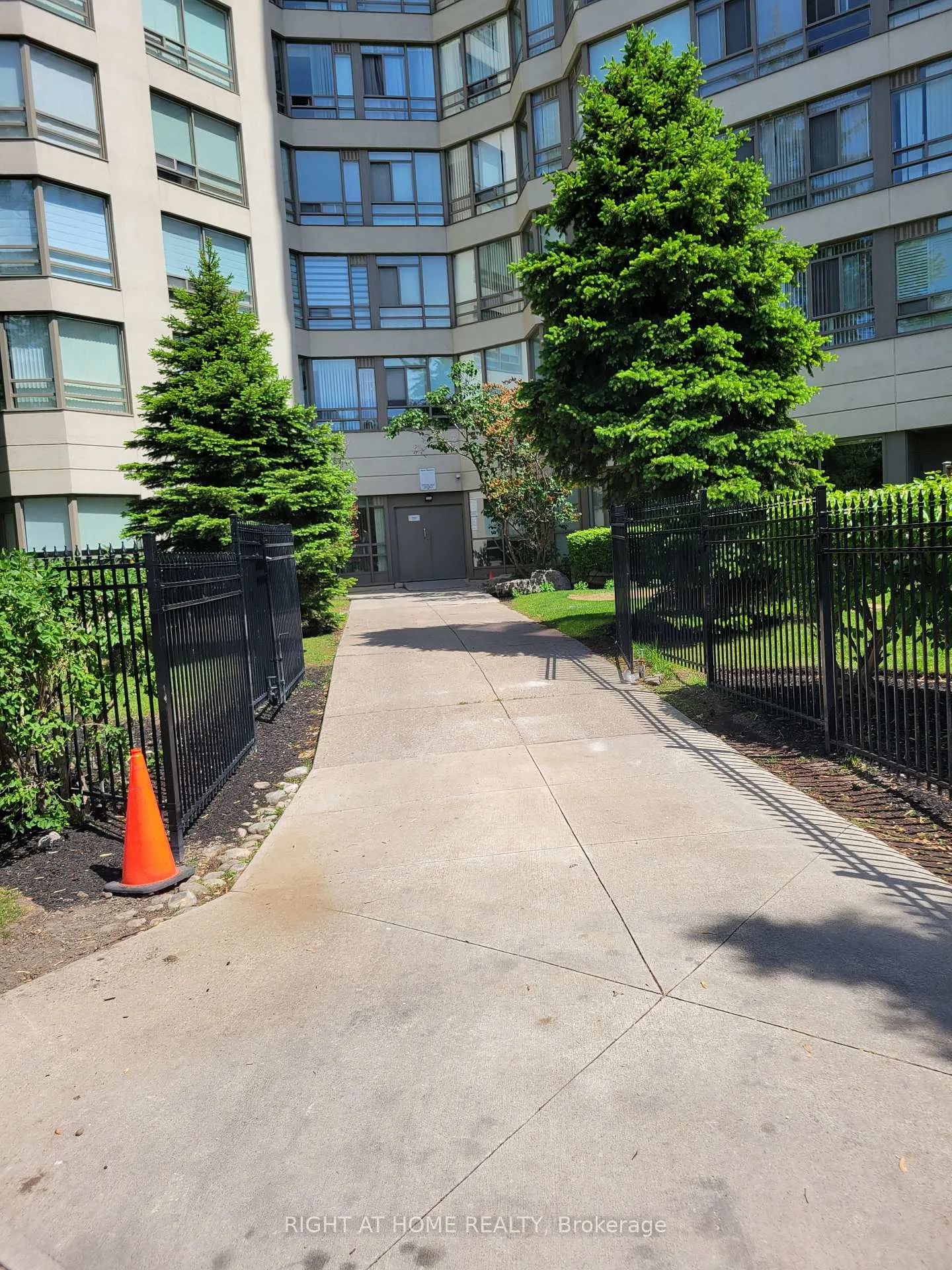 Photo 4 of Unit PH2, 75 King Street E, Mississauga, Cooksville — HOMEH