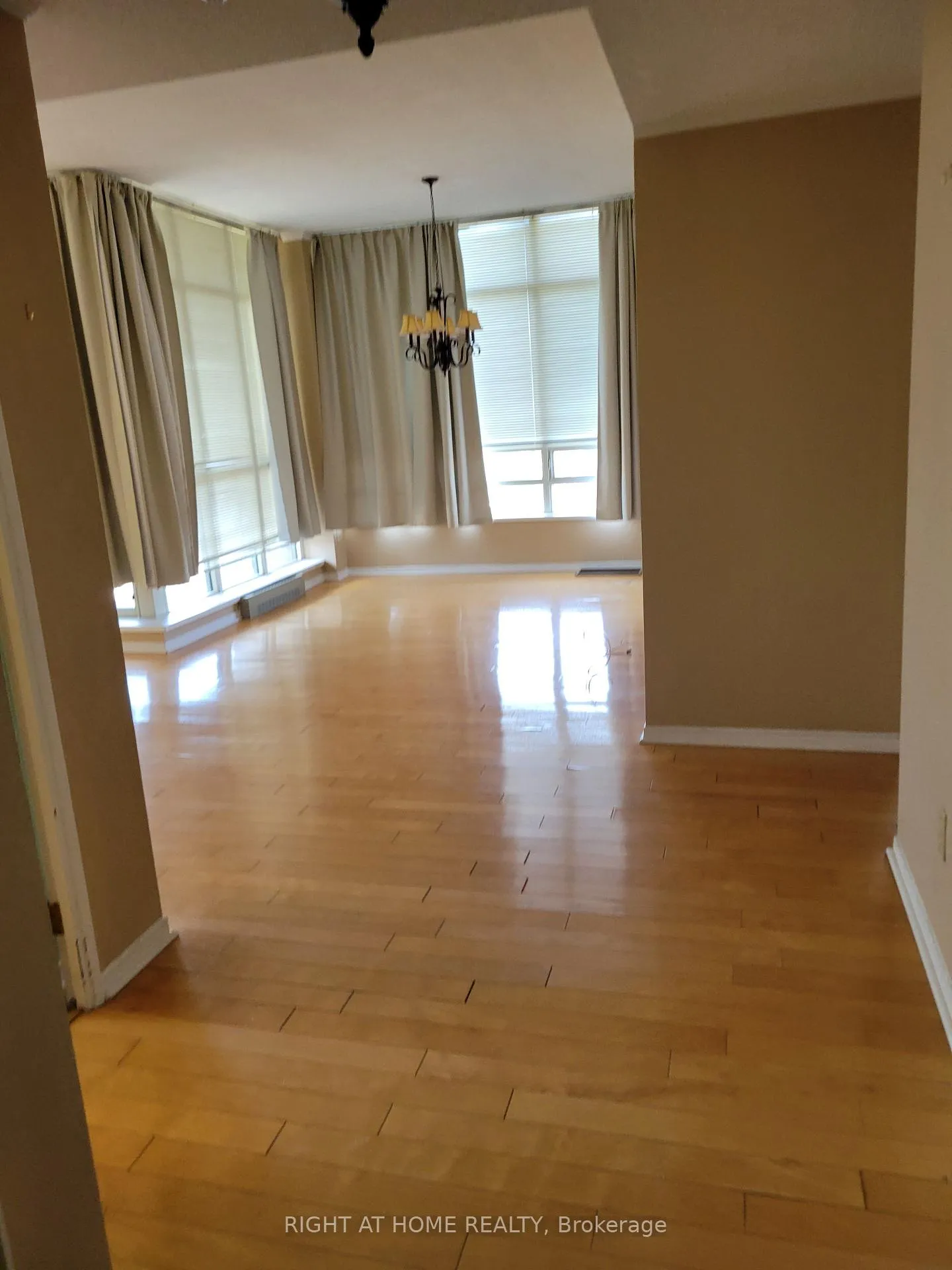 Photo 12 of Unit PH2, 75 King Street E, Mississauga, Cooksville — HOMEH