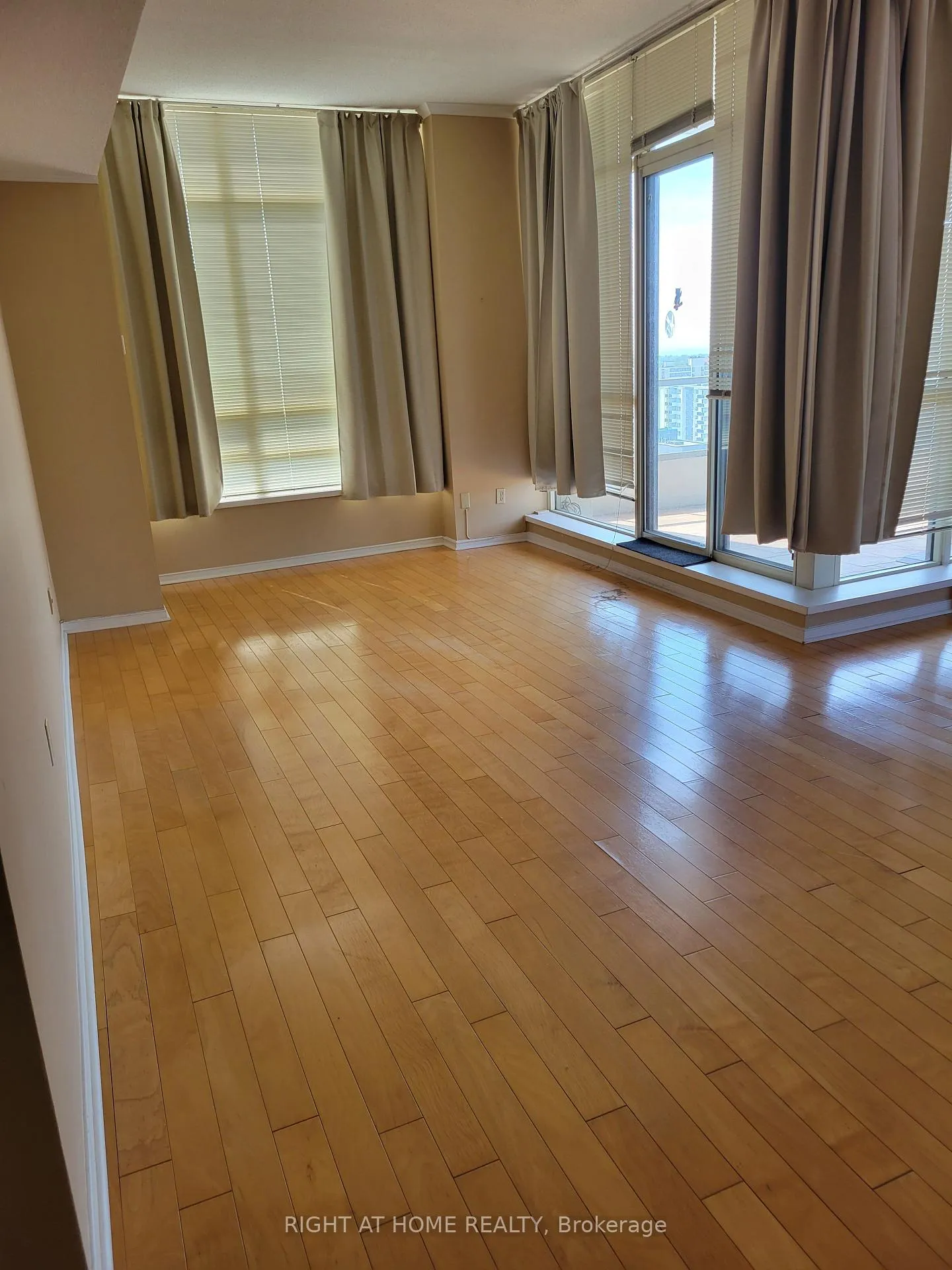 Photo 13 of Unit PH2, 75 King Street E, Mississauga, Cooksville — HOMEH