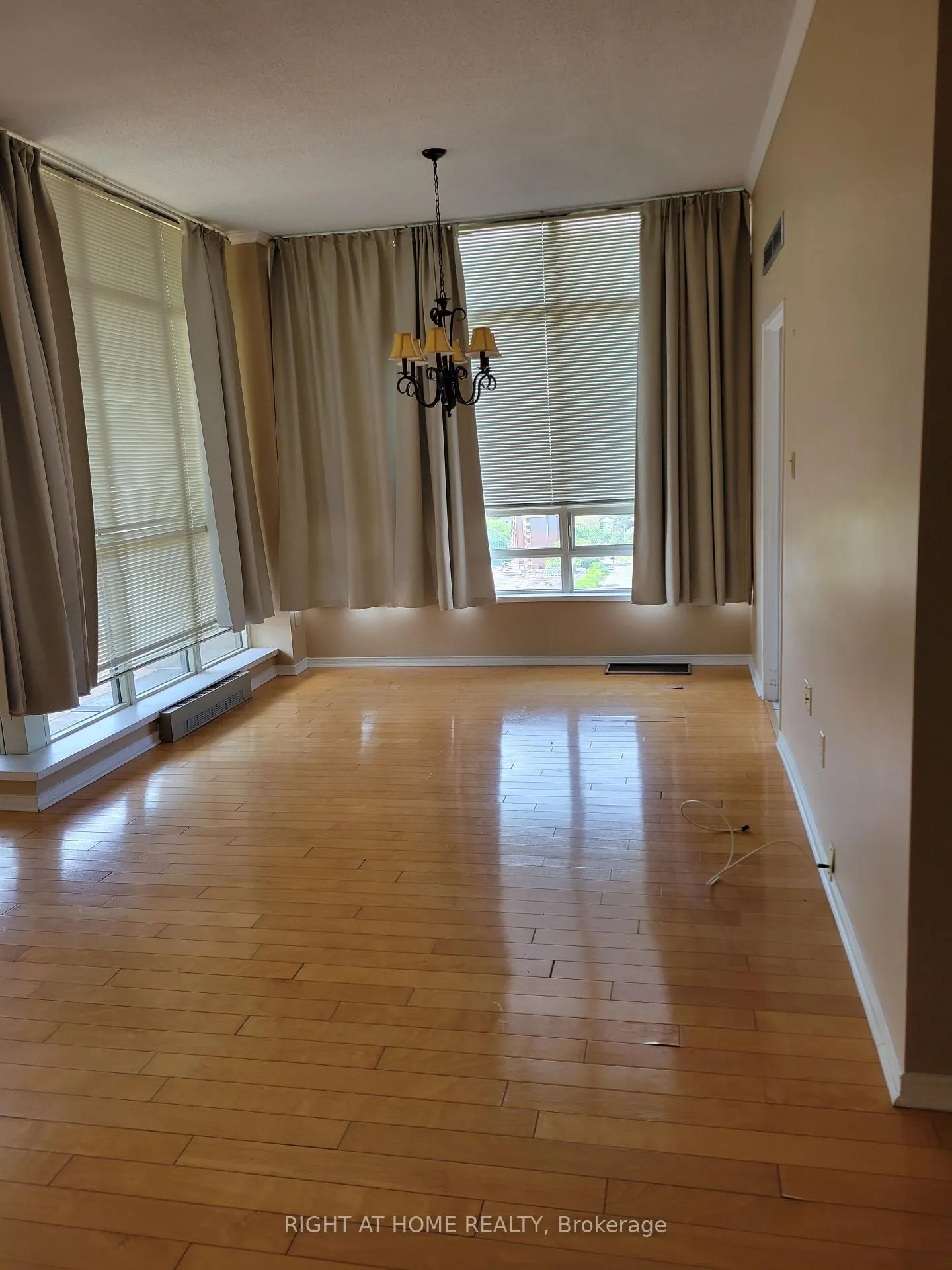 Photo 14 of Unit PH2, 75 King Street E, Mississauga, Cooksville — HOMEH