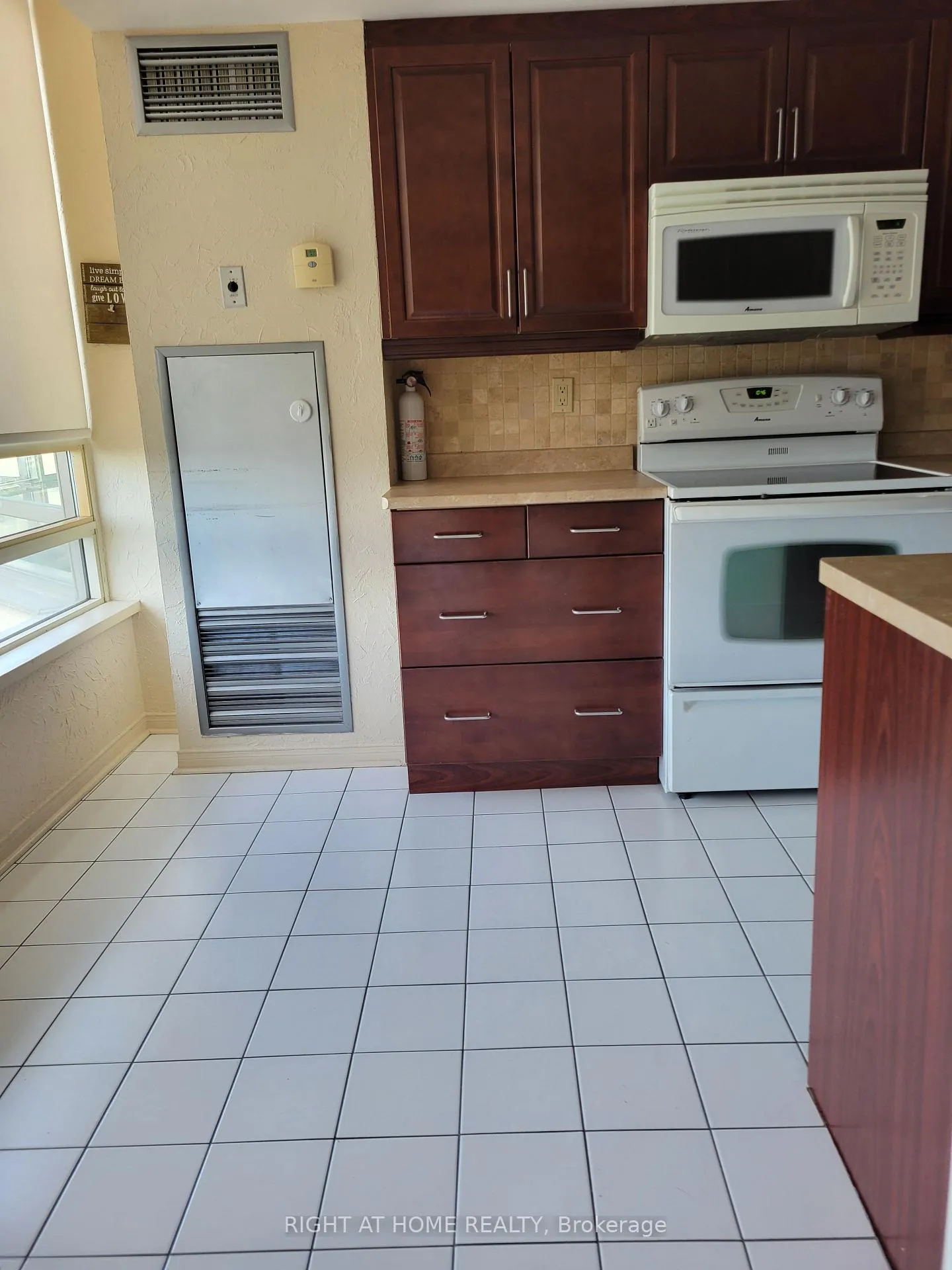Photo 16 of Unit PH2, 75 King Street E, Mississauga, Cooksville — HOMEH