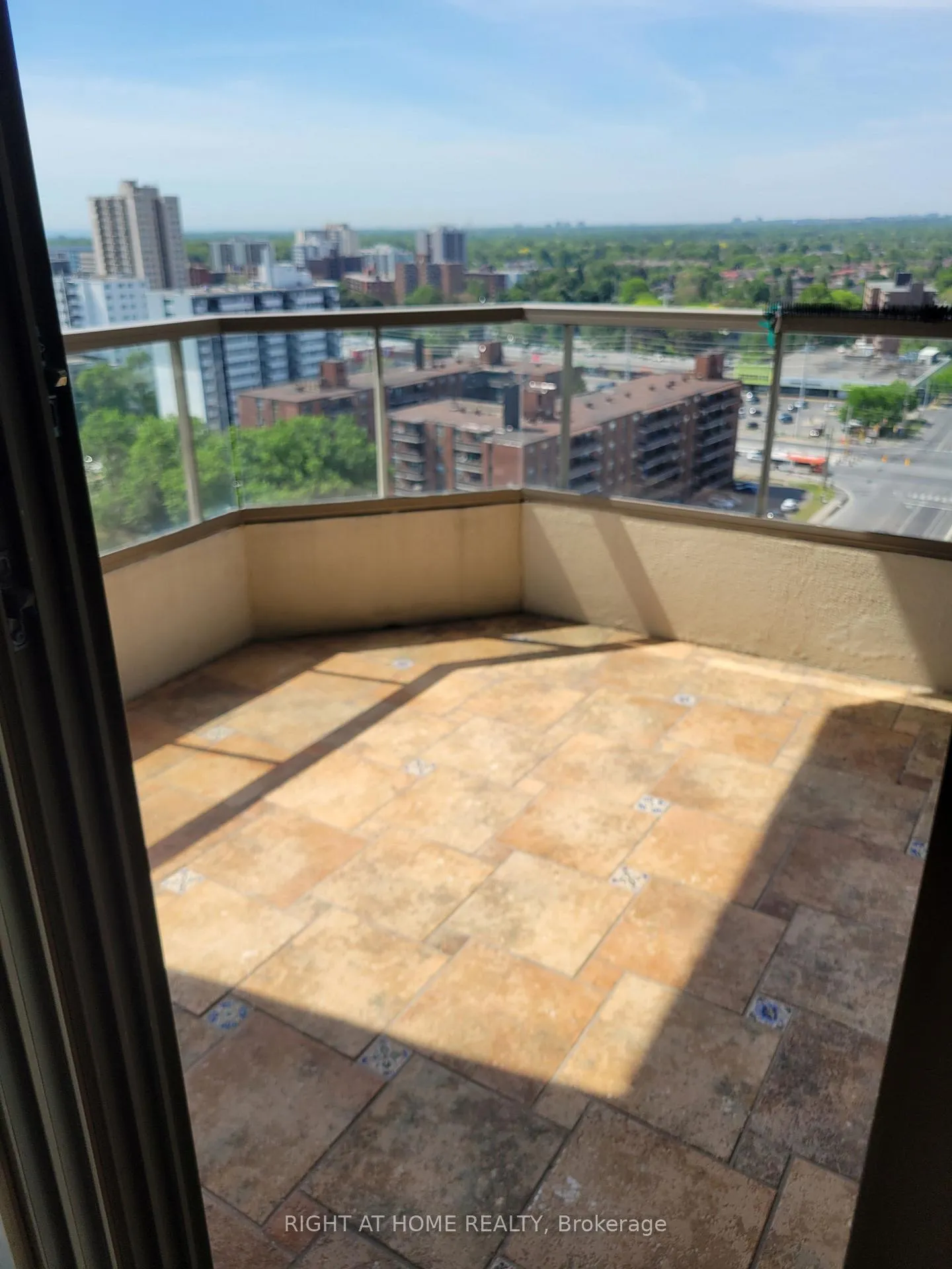 Photo 23 of Unit PH2, 75 King Street E, Mississauga, Cooksville — HOMEH