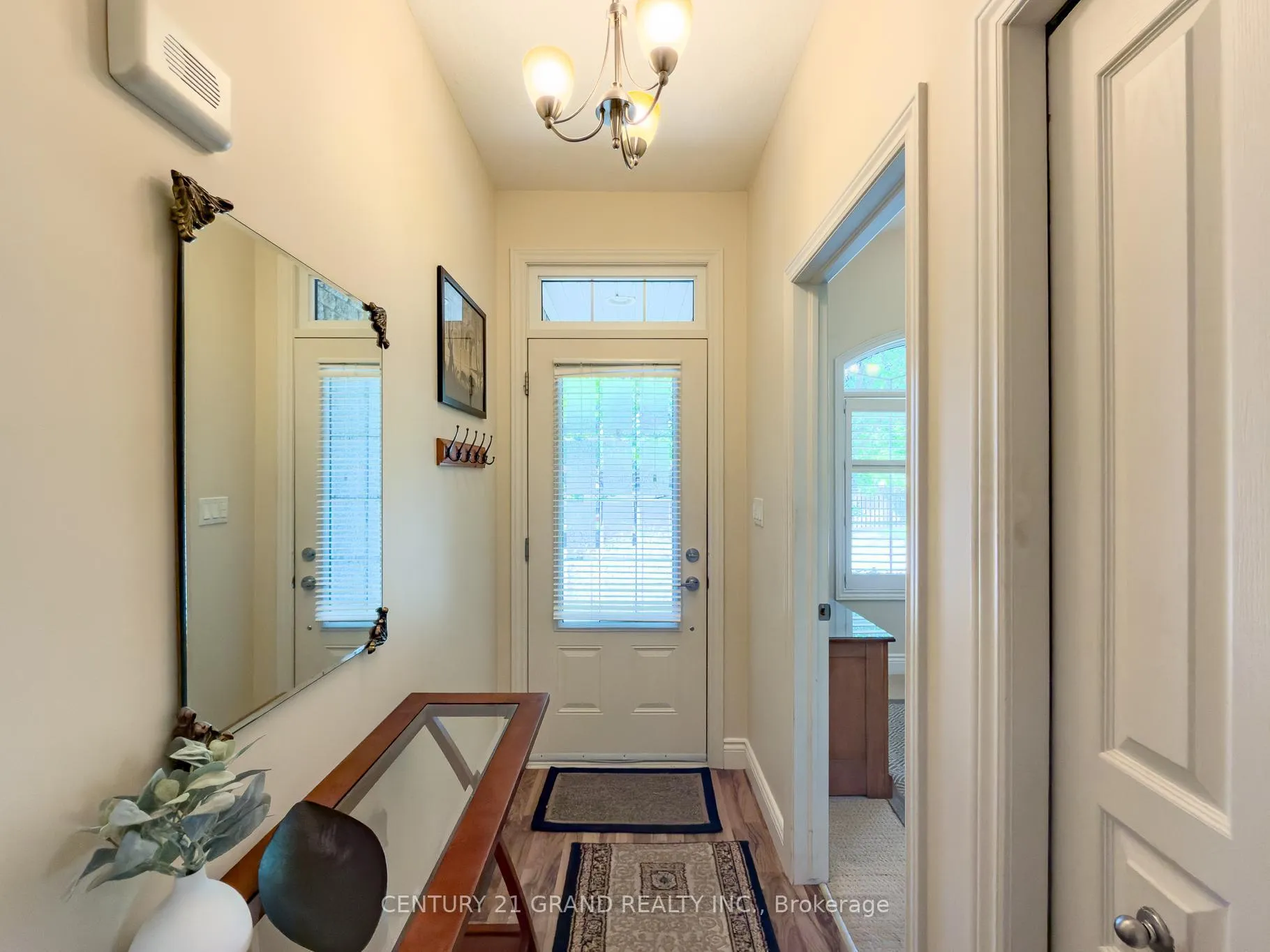 Photo 2 of Unit 2, 95 North Park, Brantford, East Ward — HOMEH