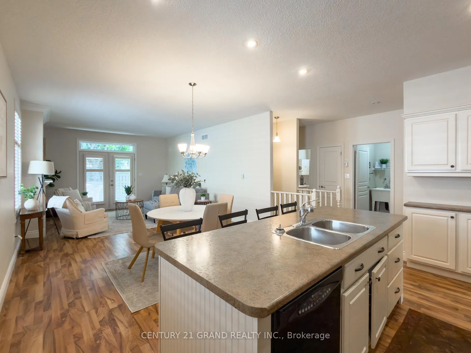 Photo 5 of Unit 2, 95 North Park, Brantford, East Ward — HOMEH