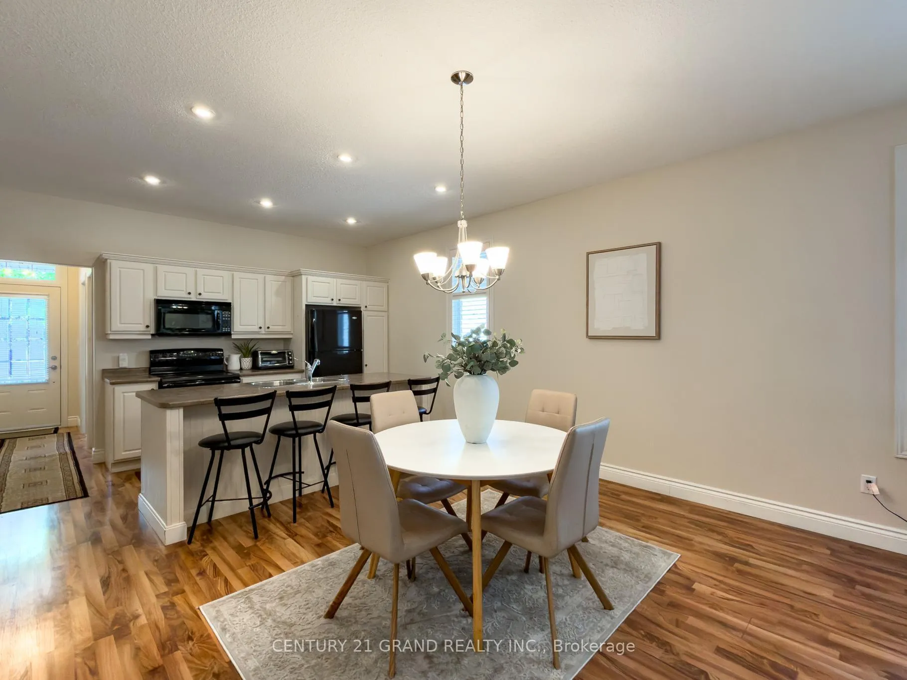 Photo 6 of Unit 2, 95 North Park, Brantford, East Ward — HOMEH