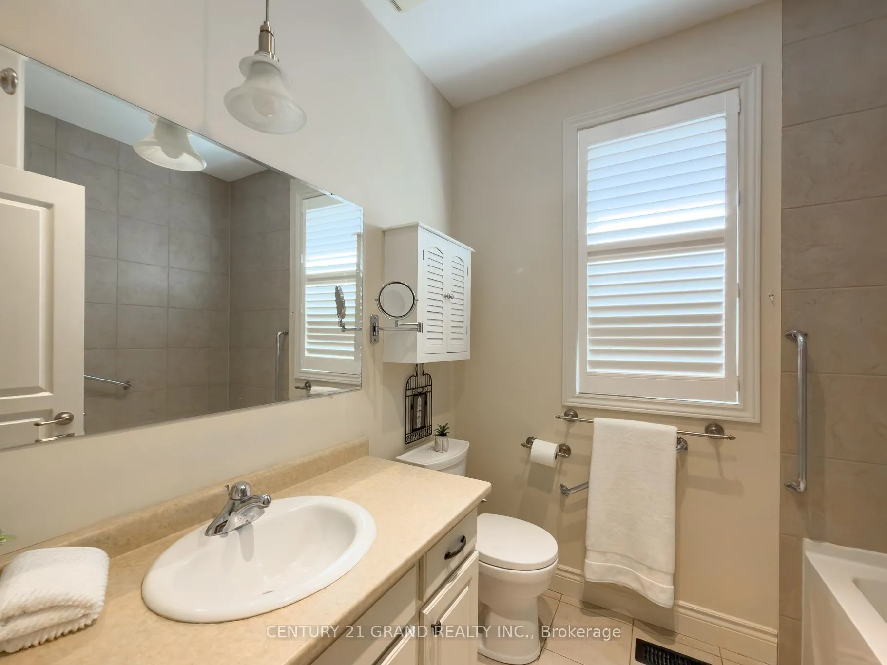 Photo 17 of Unit 2, 95 North Park, Brantford, East Ward — HOMEH