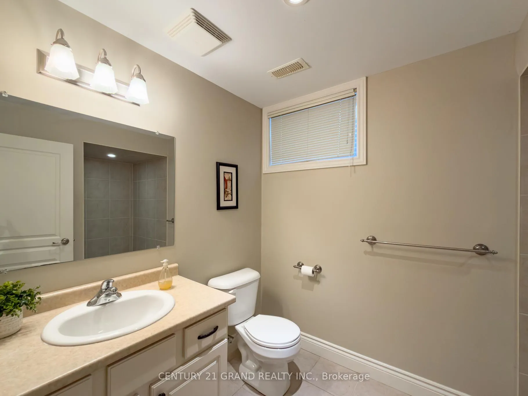 Photo 25 of Unit 2, 95 North Park, Brantford, East Ward — HOMEH