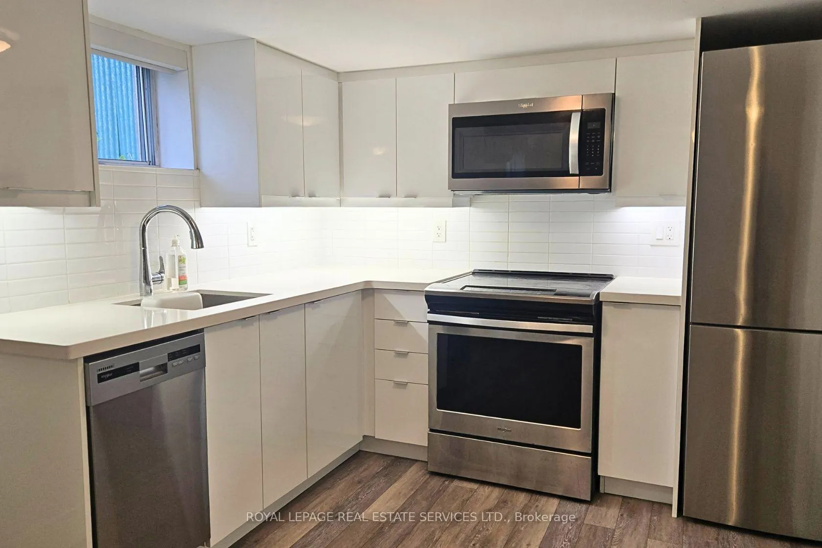 Photo 2 of Unit 1, 28A Third Street, Etobicoke, New Toronto — HOMEH