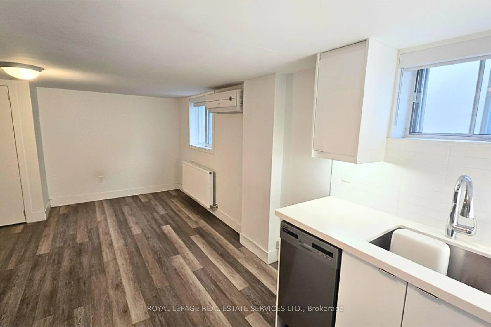 Photo 4 of Unit 1, 28A Third Street, Etobicoke, New Toronto — HOMEH