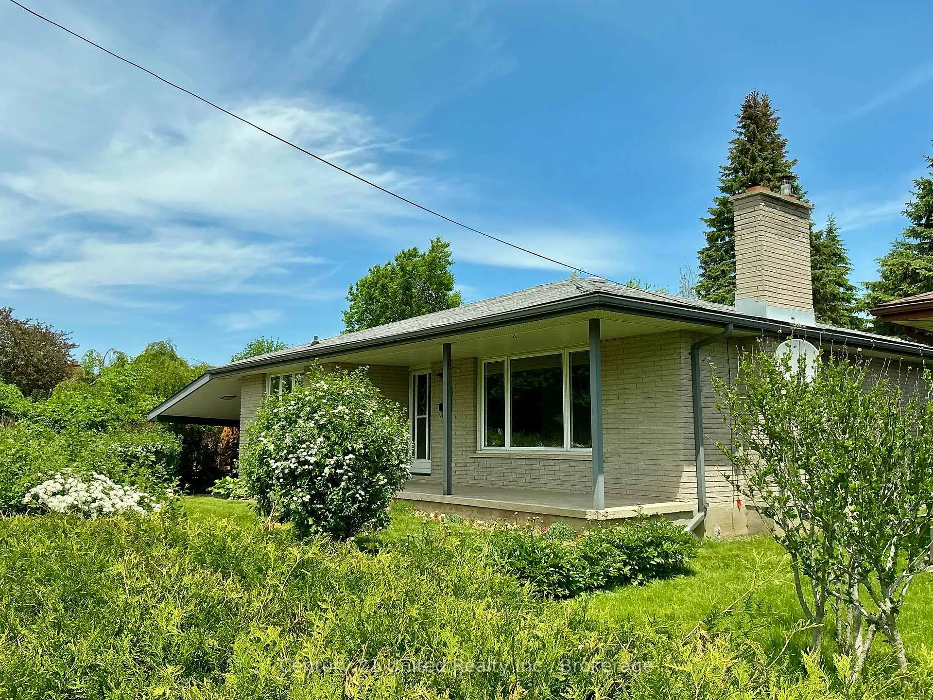 Photo 2 of 922 Wightman Avenue, Peterborough, Otonabee Ward 1 — HOMEH