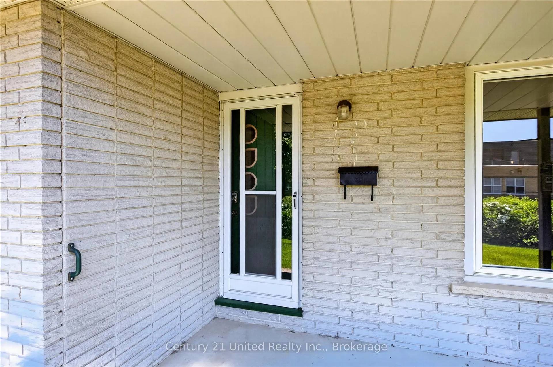 Photo 6 of 922 Wightman Avenue, Peterborough, Otonabee Ward 1 — HOMEH