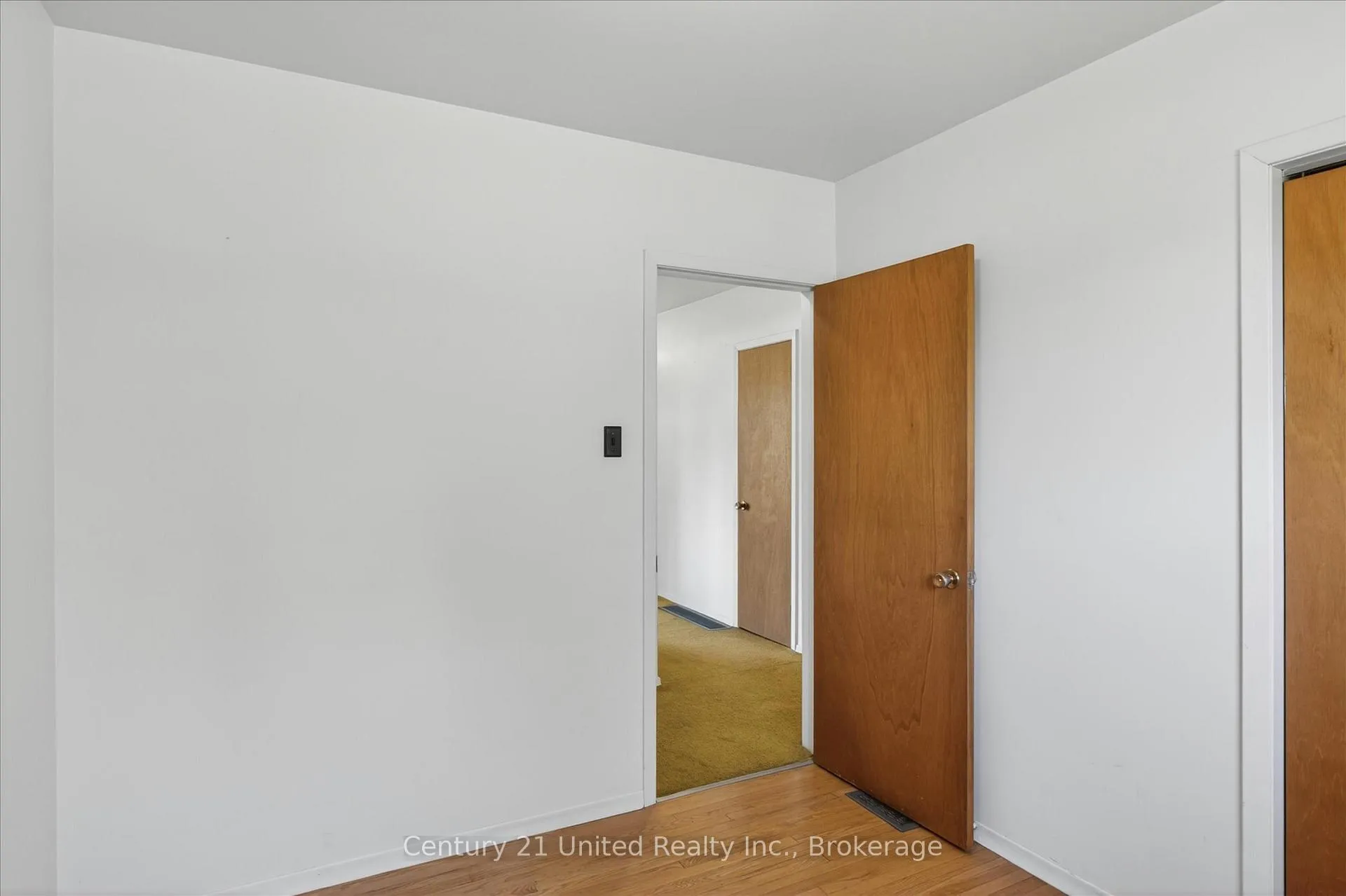Photo 19 of 922 Wightman Avenue, Peterborough, Otonabee Ward 1 — HOMEH
