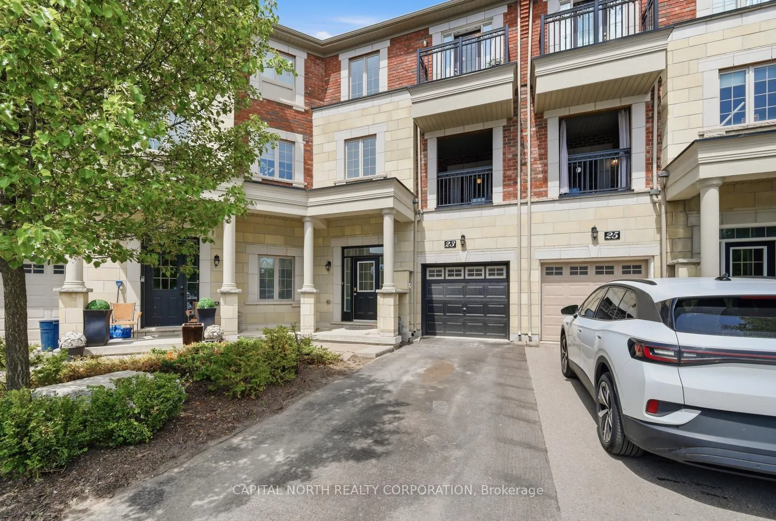 Photo 2 of 23 Caliber Court, King, Nobleton — HOMEH