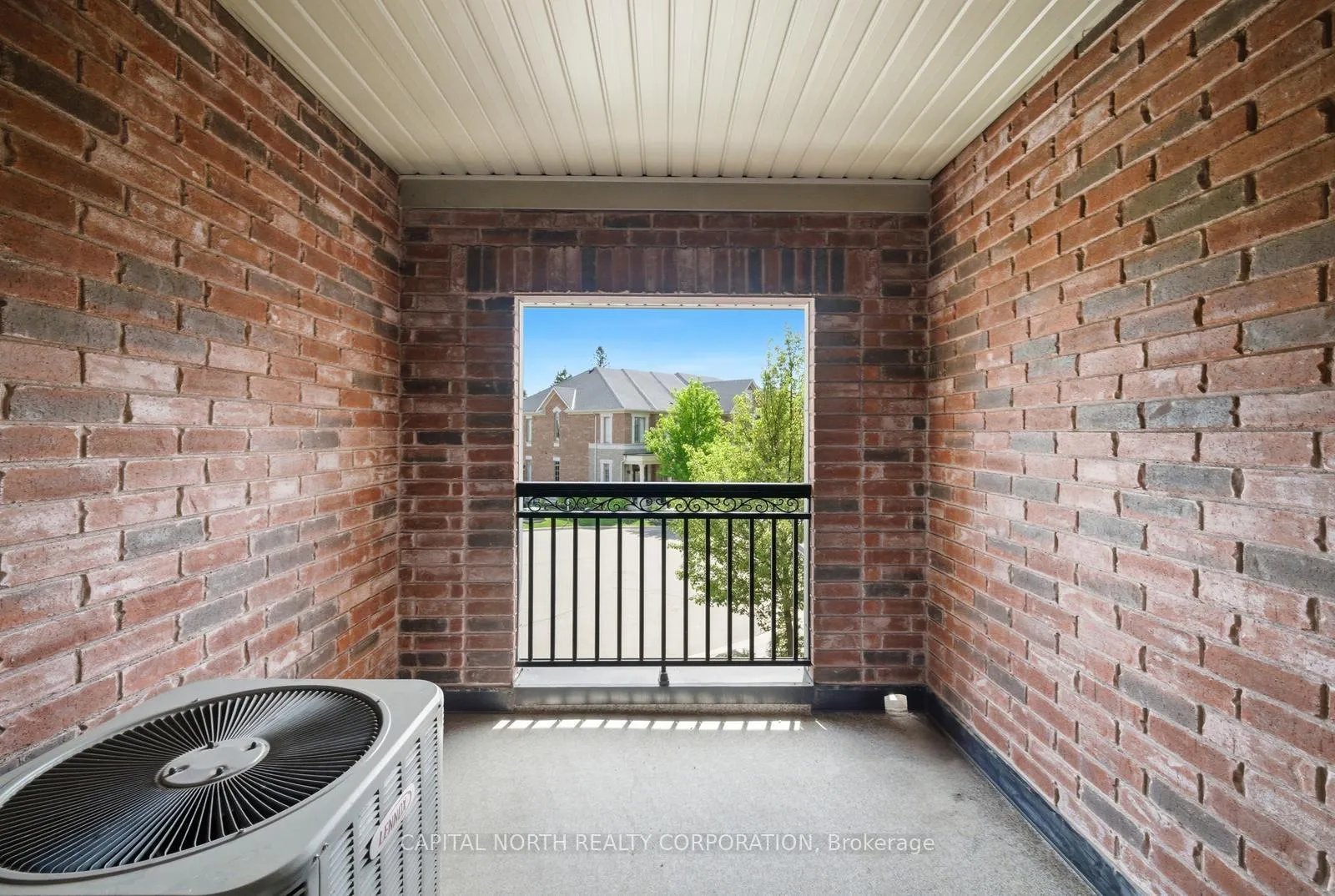 Photo 14 of 23 Caliber Court, King, Nobleton — HOMEH