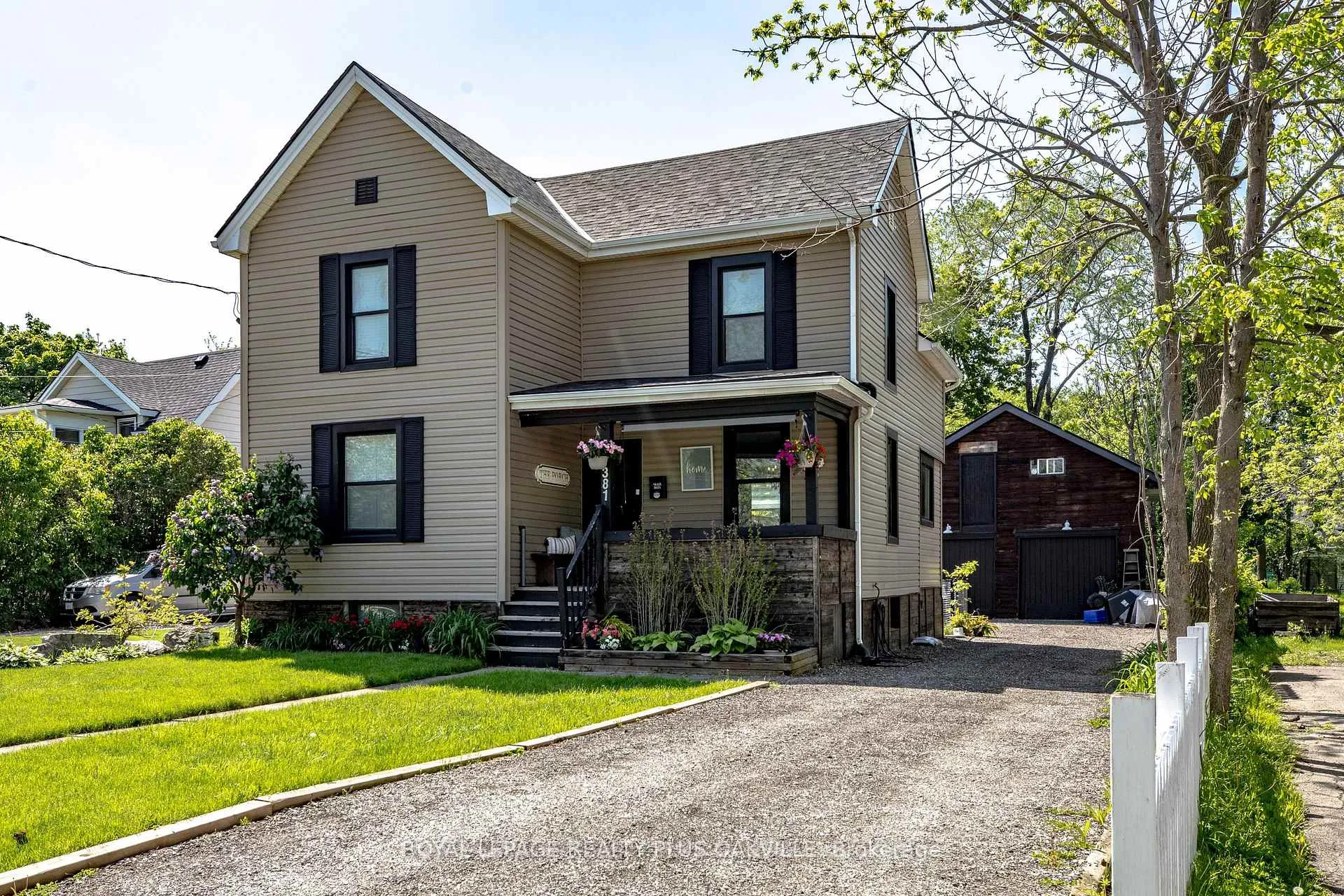 Photo 1 of 381 Elizabeth Street, Grimsby, Grimsby Beach — HOMEH