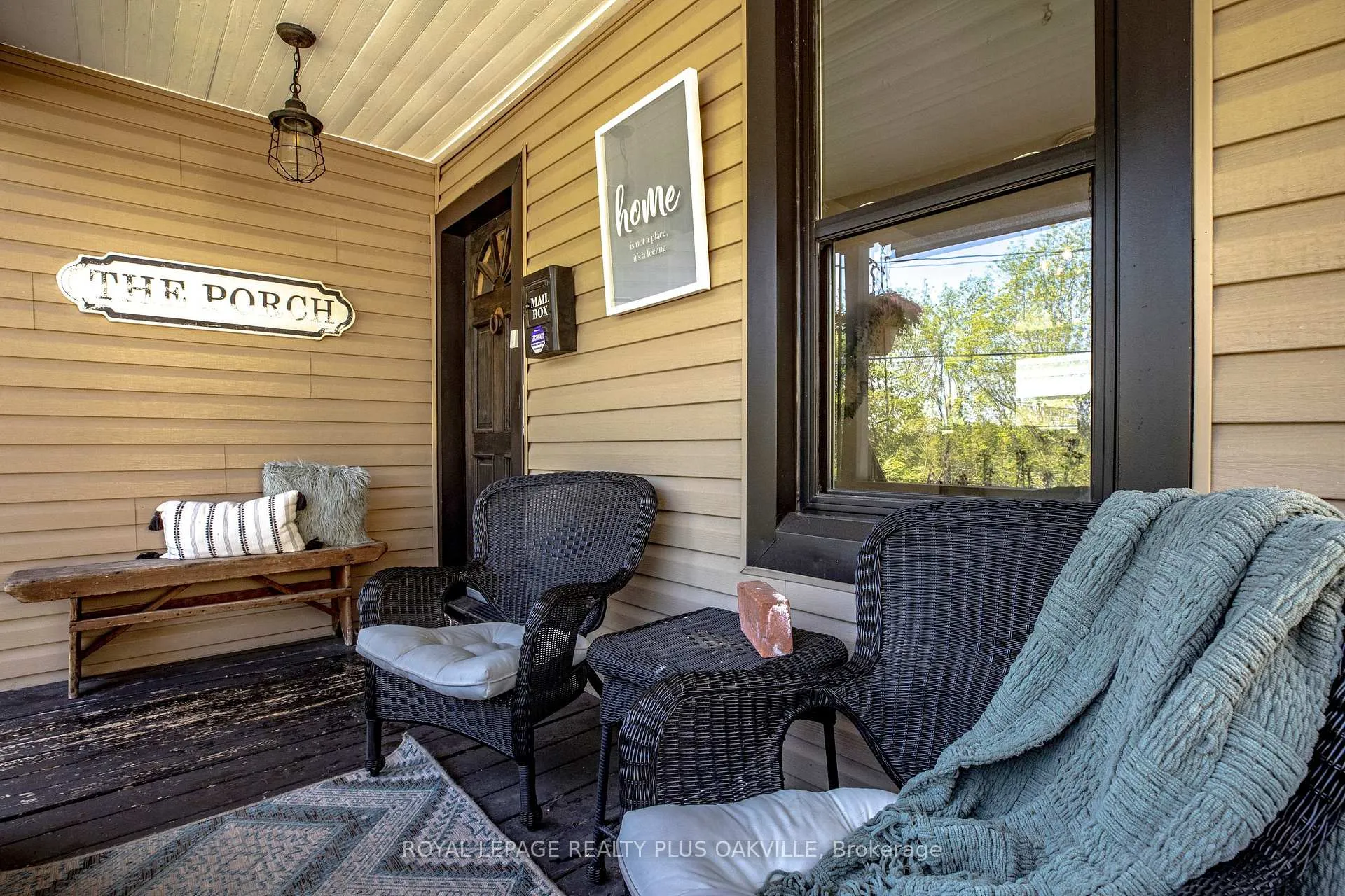 Photo 4 of 381 Elizabeth Street, Grimsby, Grimsby Beach — HOMEH