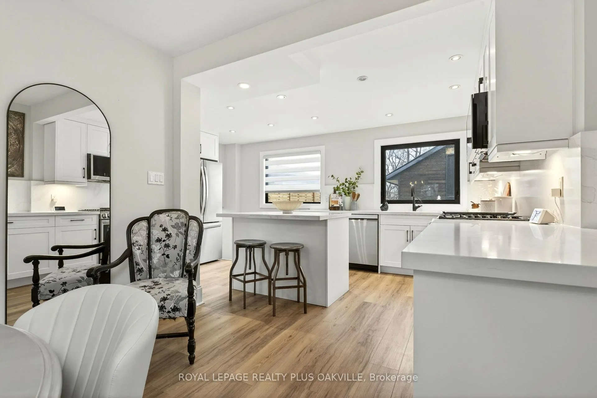 Photo 6 of 381 Elizabeth Street, Grimsby, Grimsby Beach — HOMEH