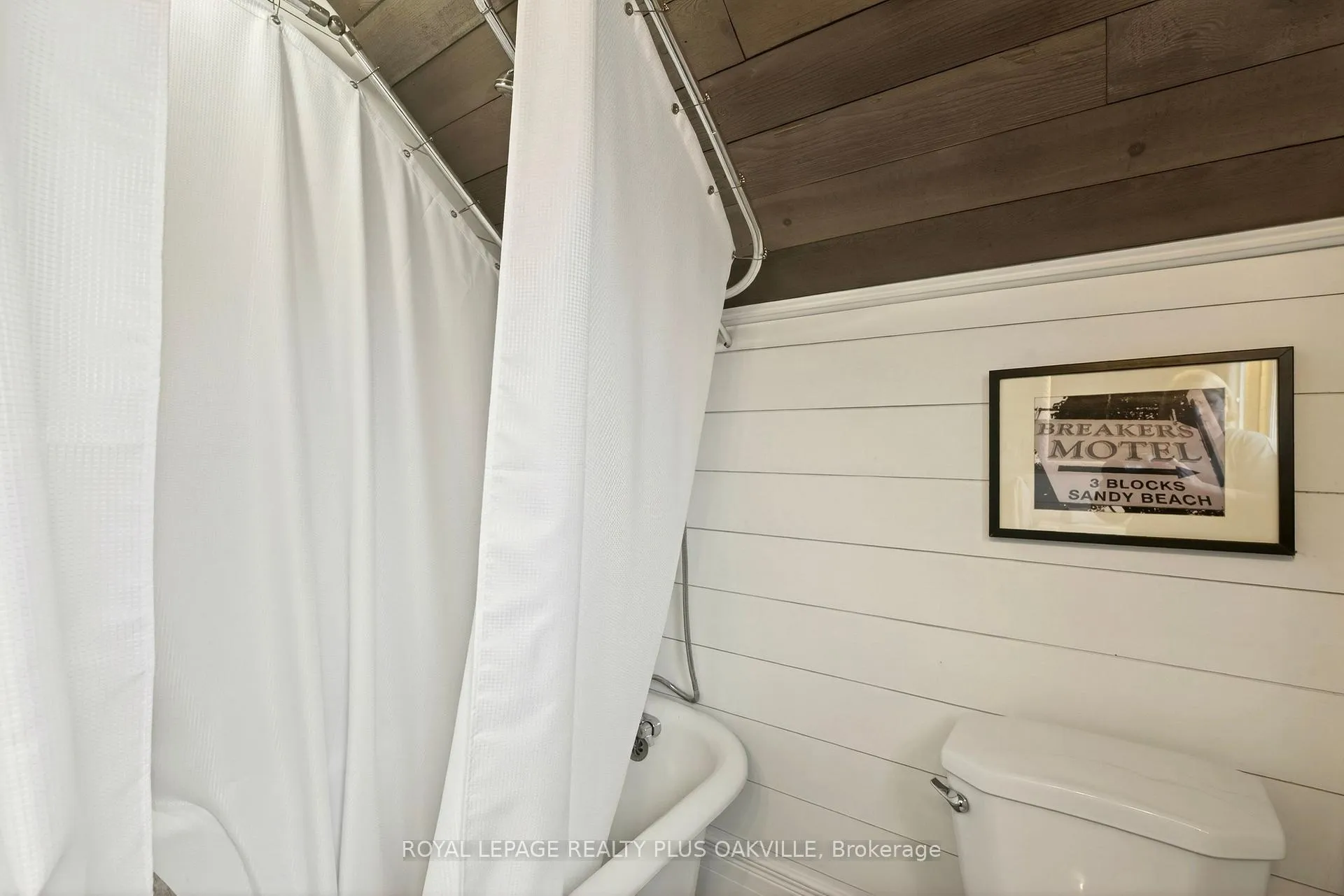 Photo 34 of 381 Elizabeth Street, Grimsby, Grimsby Beach — HOMEH