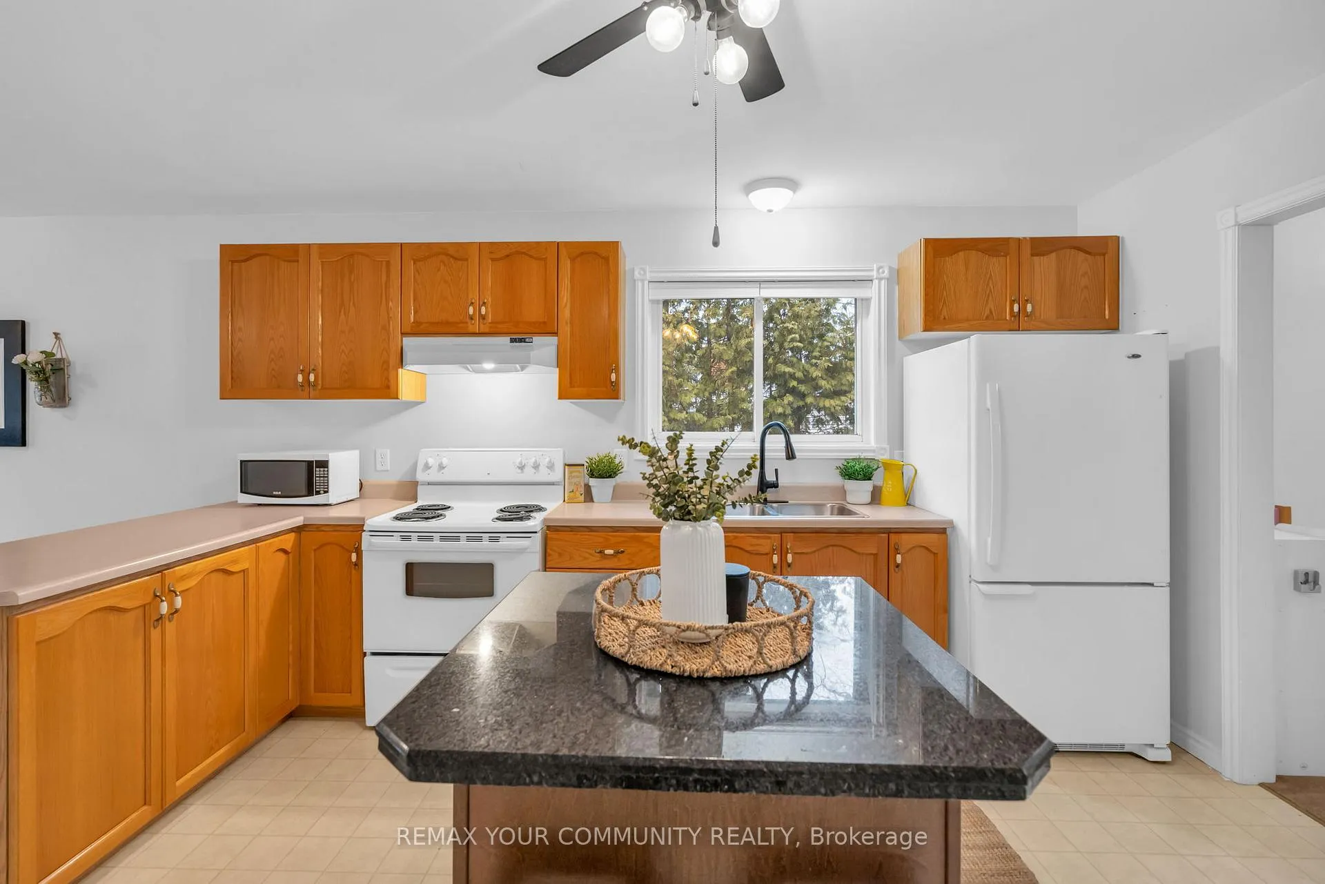 Photo 16 of 81 Fairpark Lane, Georgina, Sutton & Jackson's Point — HOMEH