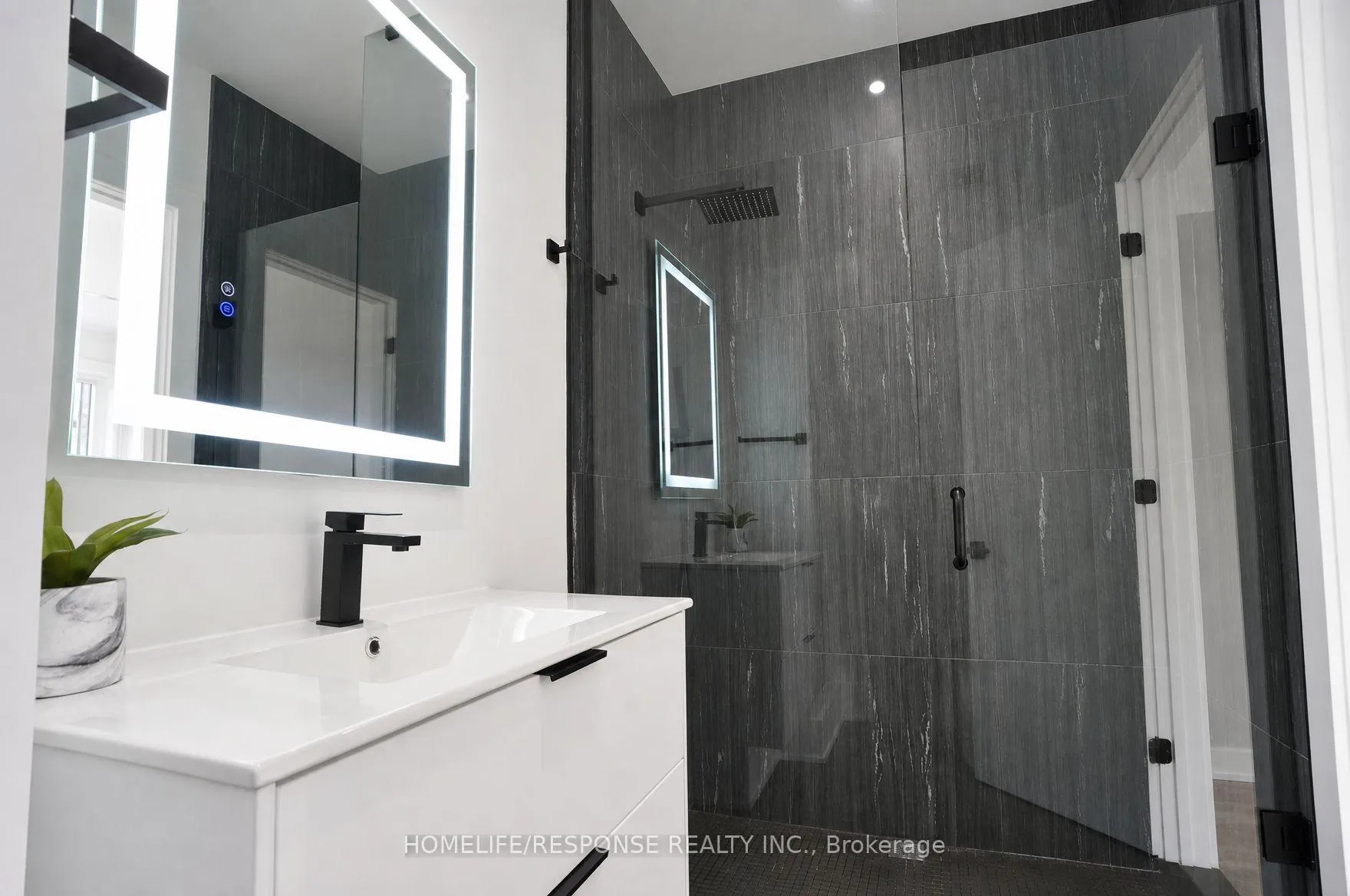 Photo 24 of 1235 Whittington Road, Mississauga, Clarkson — HOMEH