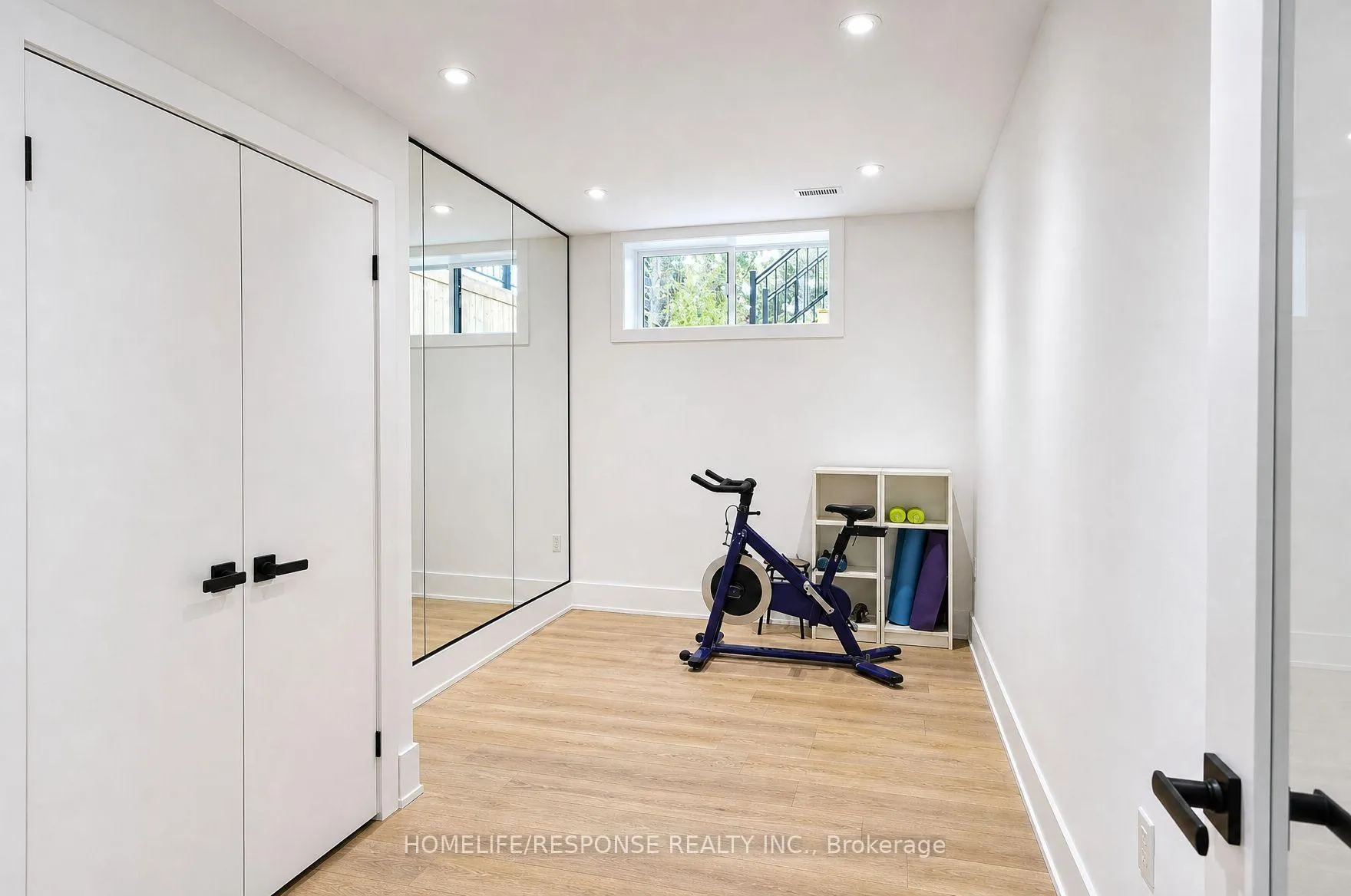 Photo 35 of 1235 Whittington Road, Mississauga, Clarkson — HOMEH