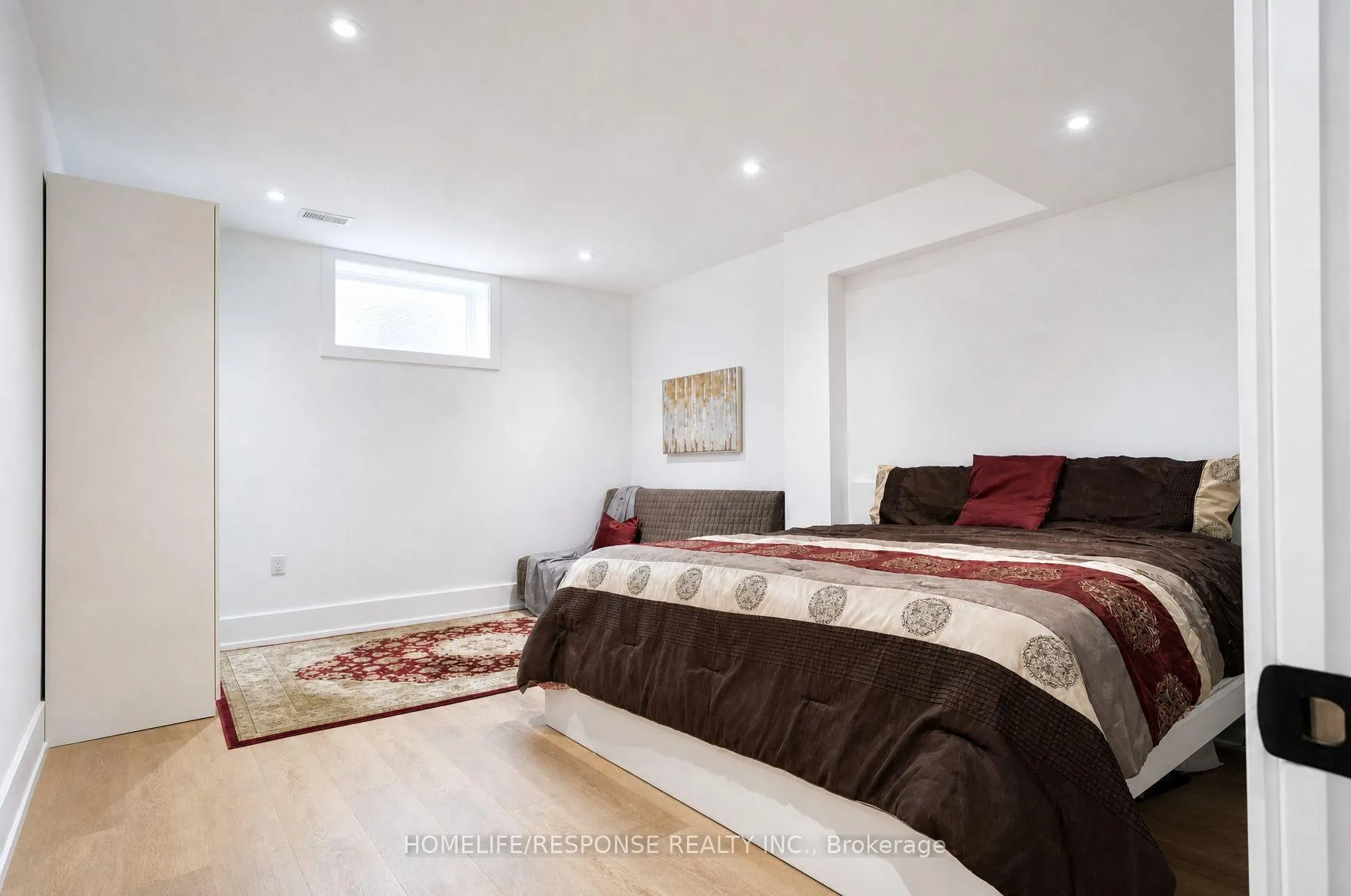 Photo 36 of 1235 Whittington Road, Mississauga, Clarkson — HOMEH