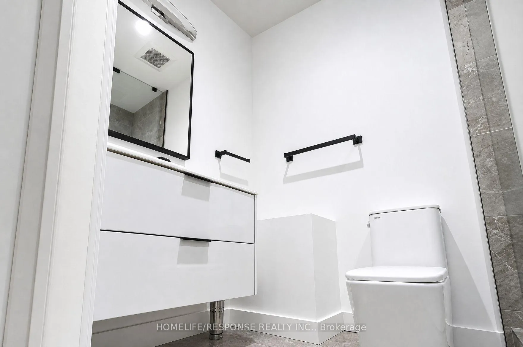 Photo 37 of 1235 Whittington Road, Mississauga, Clarkson — HOMEH