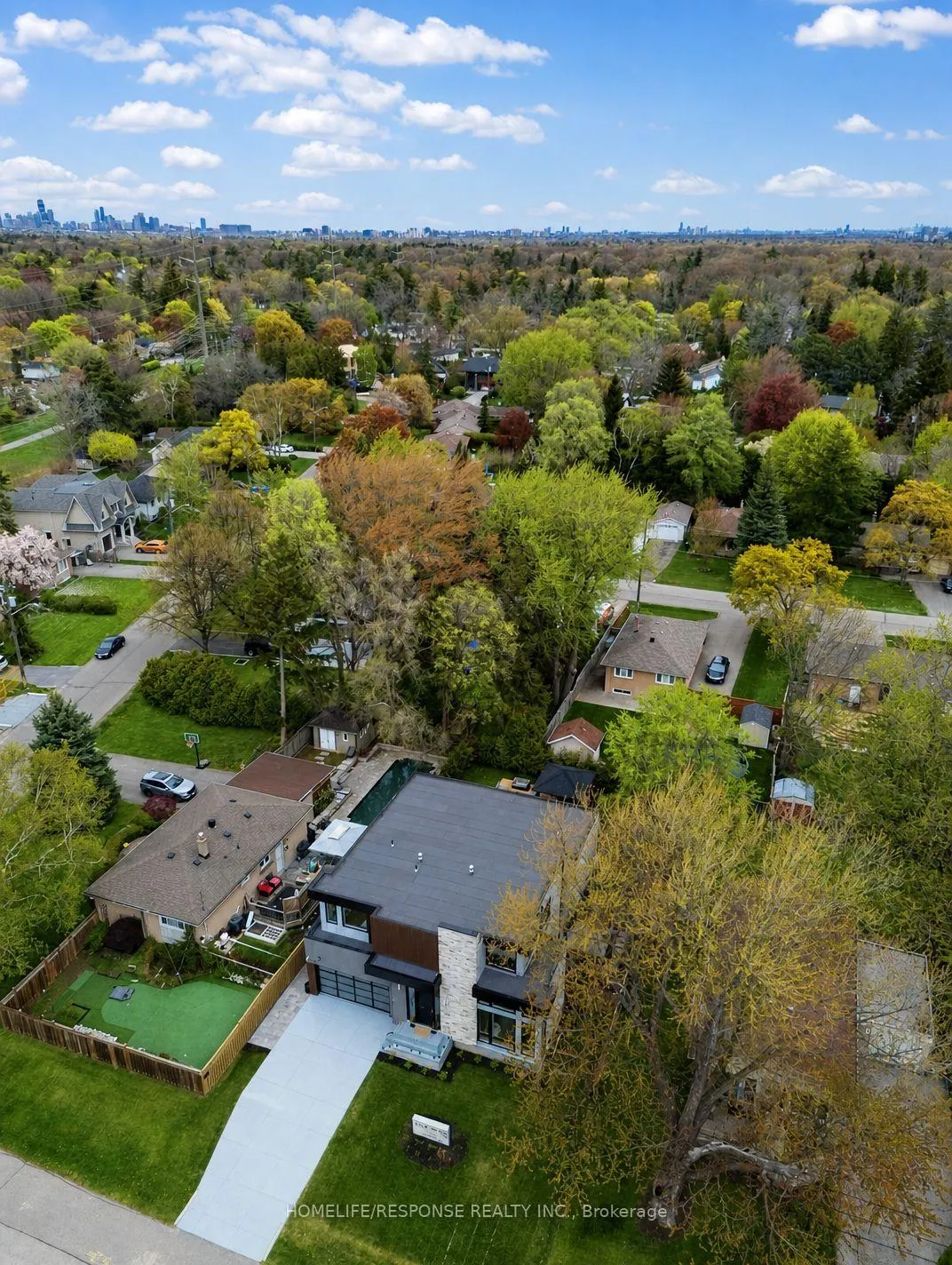 Photo 50 of 1235 Whittington Road, Mississauga, Clarkson — HOMEH